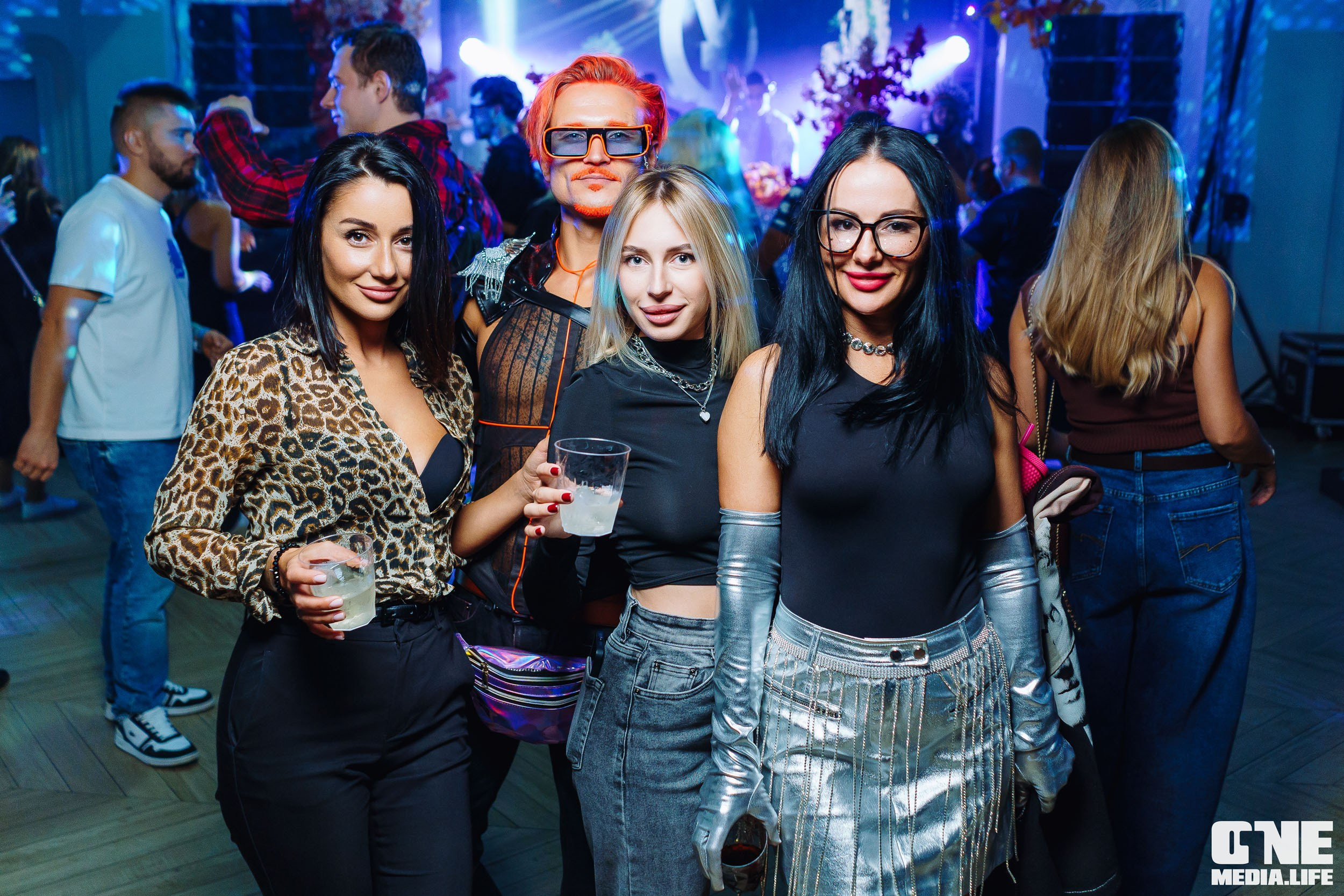 Фоторепортаж из клуба Universal. One Media Life: фоторепортажи, фотоотчеты с мероприятий и заведений