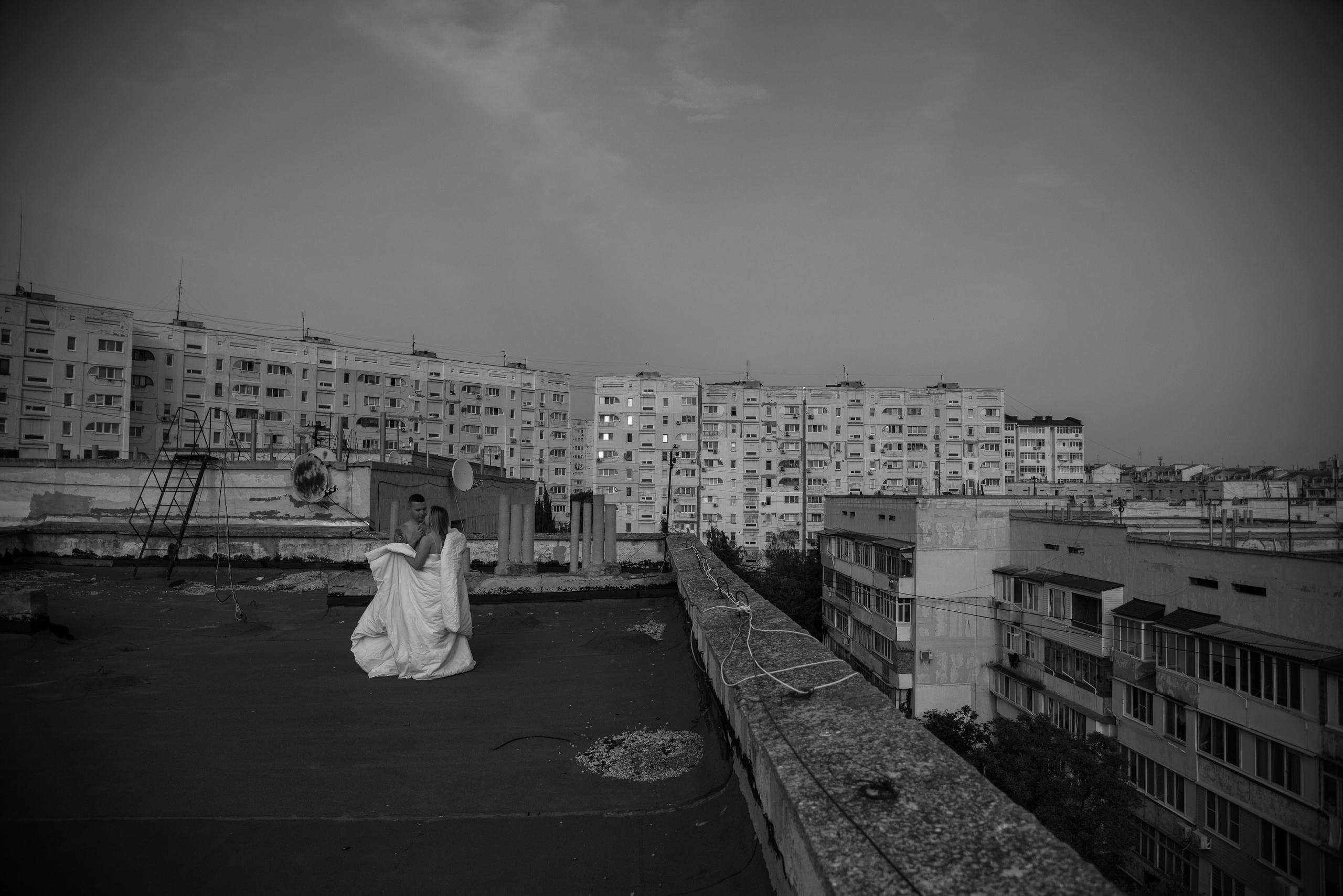 На крыше в одеялах. Свадебный фотограф Анна Хочева