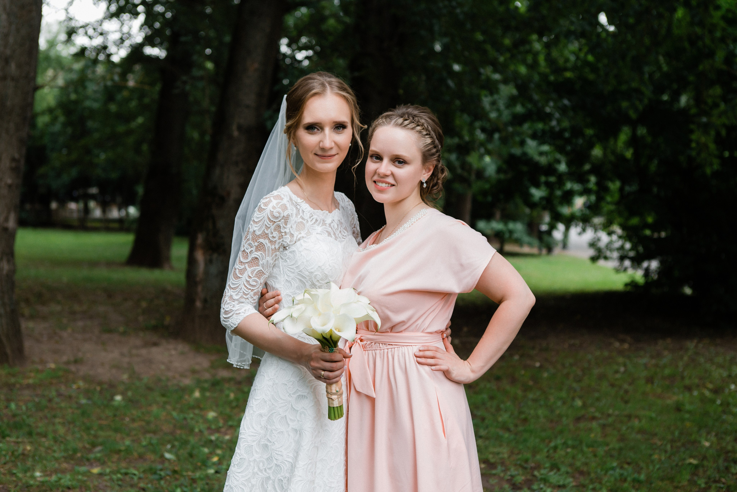 Свадебная фотосессия Сергея и Елены. Наш свадебный день. Видеосъемка и фотосъемка свадеб. Фотограф и оператор на свадьбу. Видеосъемка подкастов, собственная видео-фотостудии. Предметная фотосъемка