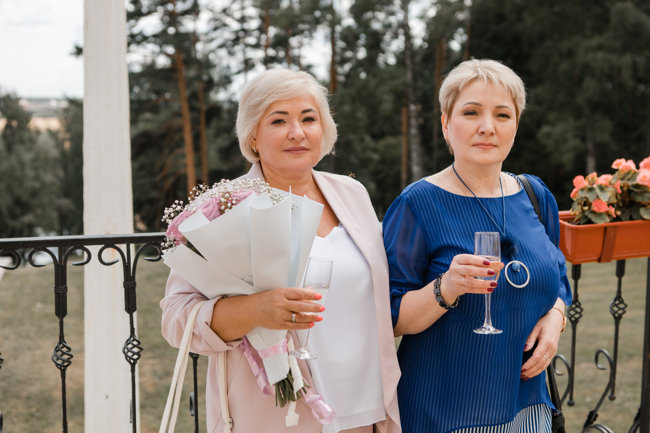 Свадебная фотосъемка Михаила и Ольги. День нашей свадьбы. Видеосъемка и фотосъемка свадеб. Фотограф и оператор на свадьбу. Видеосъемка подкастов, собственная видео-фотостудии. Предметная фотосъемка