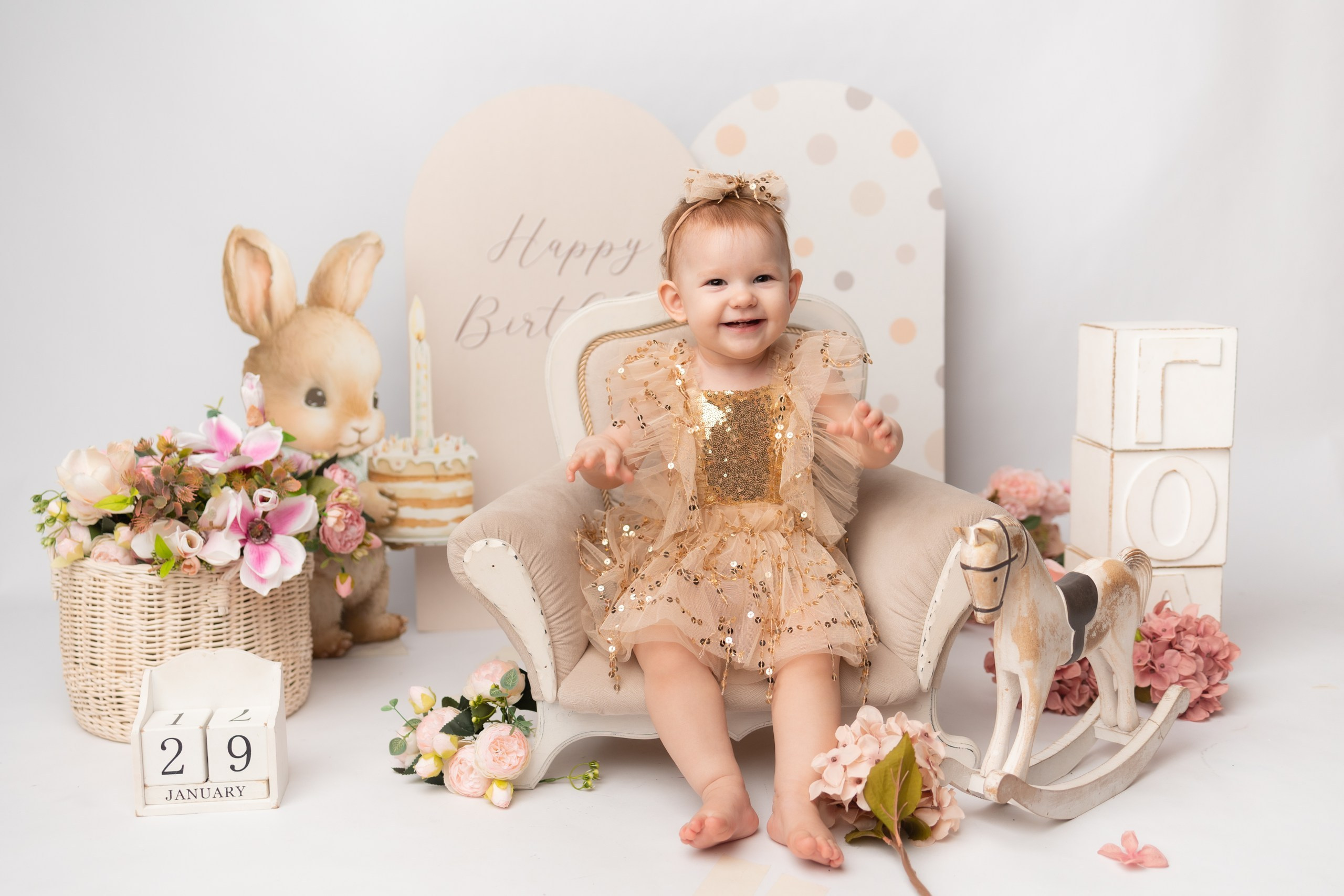 От 9 месяцев  - Фотограф новорожденных: магия детства в каждом снимке. Фотограф новорожденных: волшебные моменты первых дней жизни