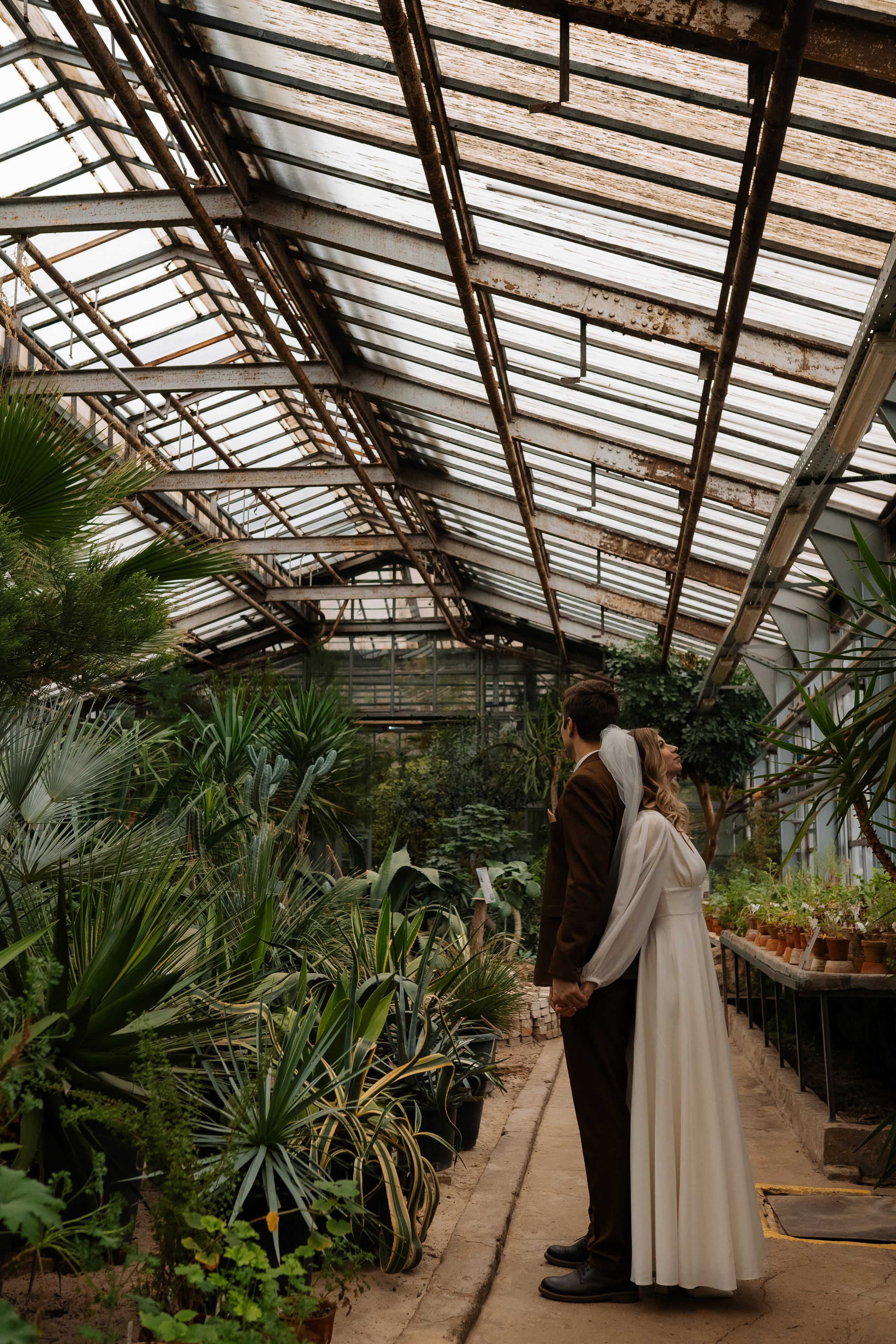 Свадебная фотосессия в оранжерее, Москва. Свадебный фотограф в Москве Анна Полушина