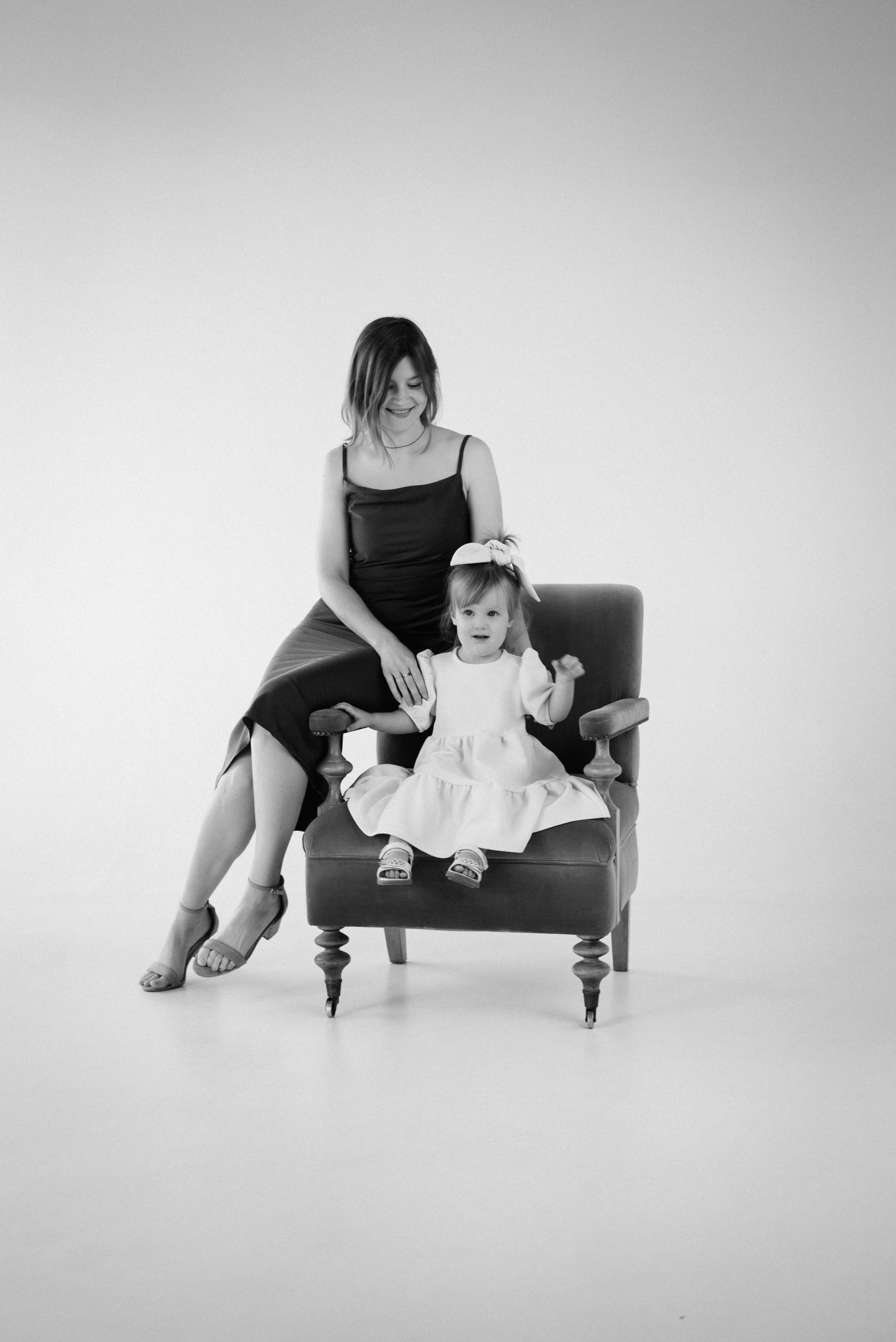 Семейная фотосессия минимализм. Фотограф в Воронеже. Портреты, контент, семейные сьемки