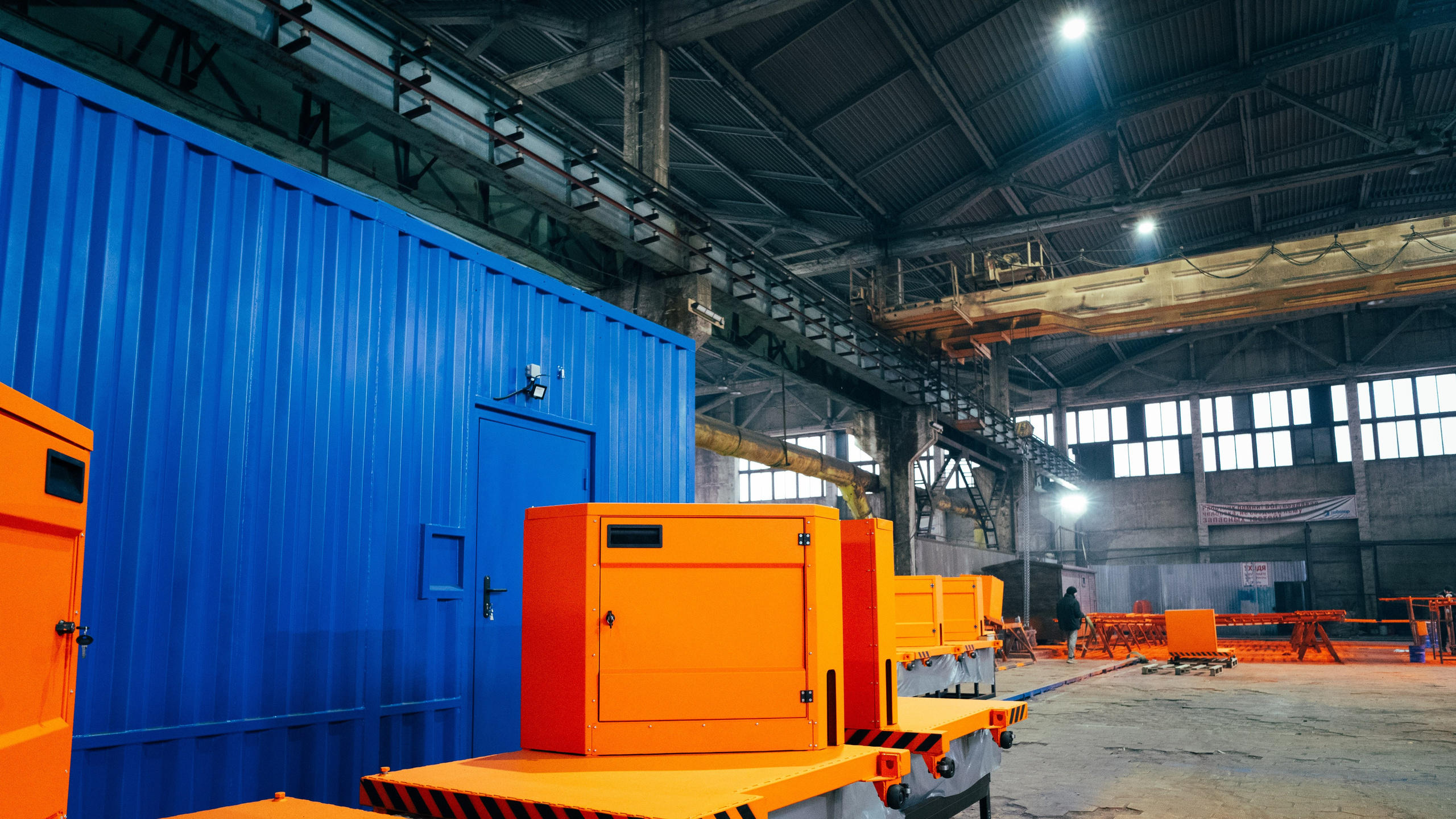 Рабочие цеха компании ПВК. Коммерческий Фотограф Виктор Фоменых