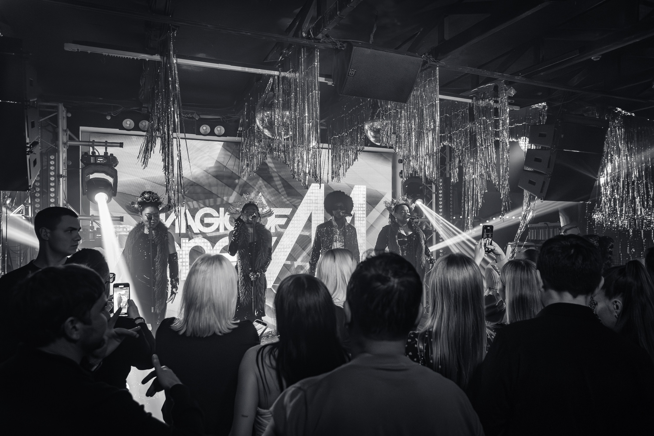 «Magic of BONEY`M «_Чайка на пляже_Ялта_06.12.2025 г. Аминов Руслан | Фотограф