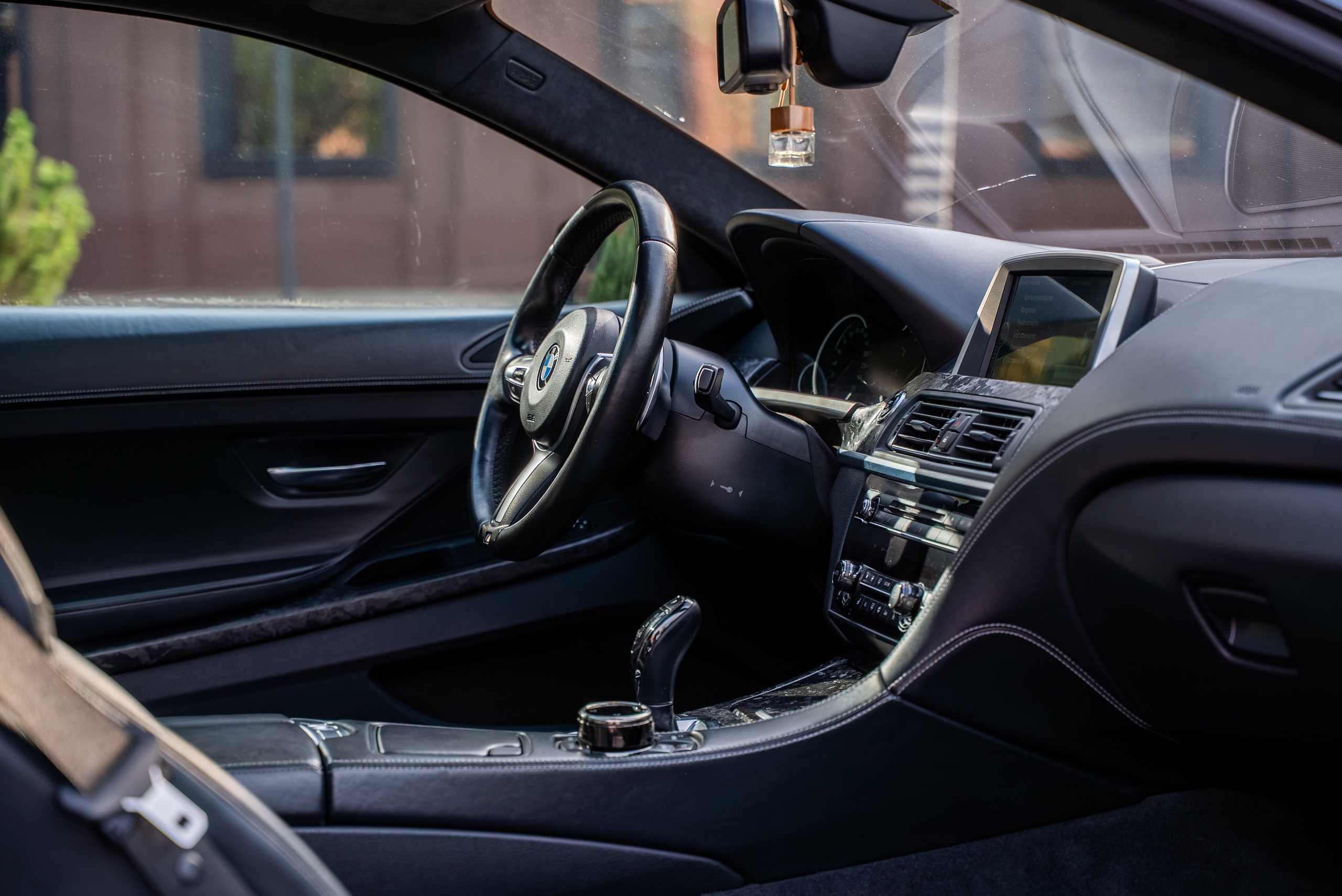 Авто на продажу BMW 6M series coupe. KUSTOV PRODUCTION — профессиональная фотосъёмка в Москве