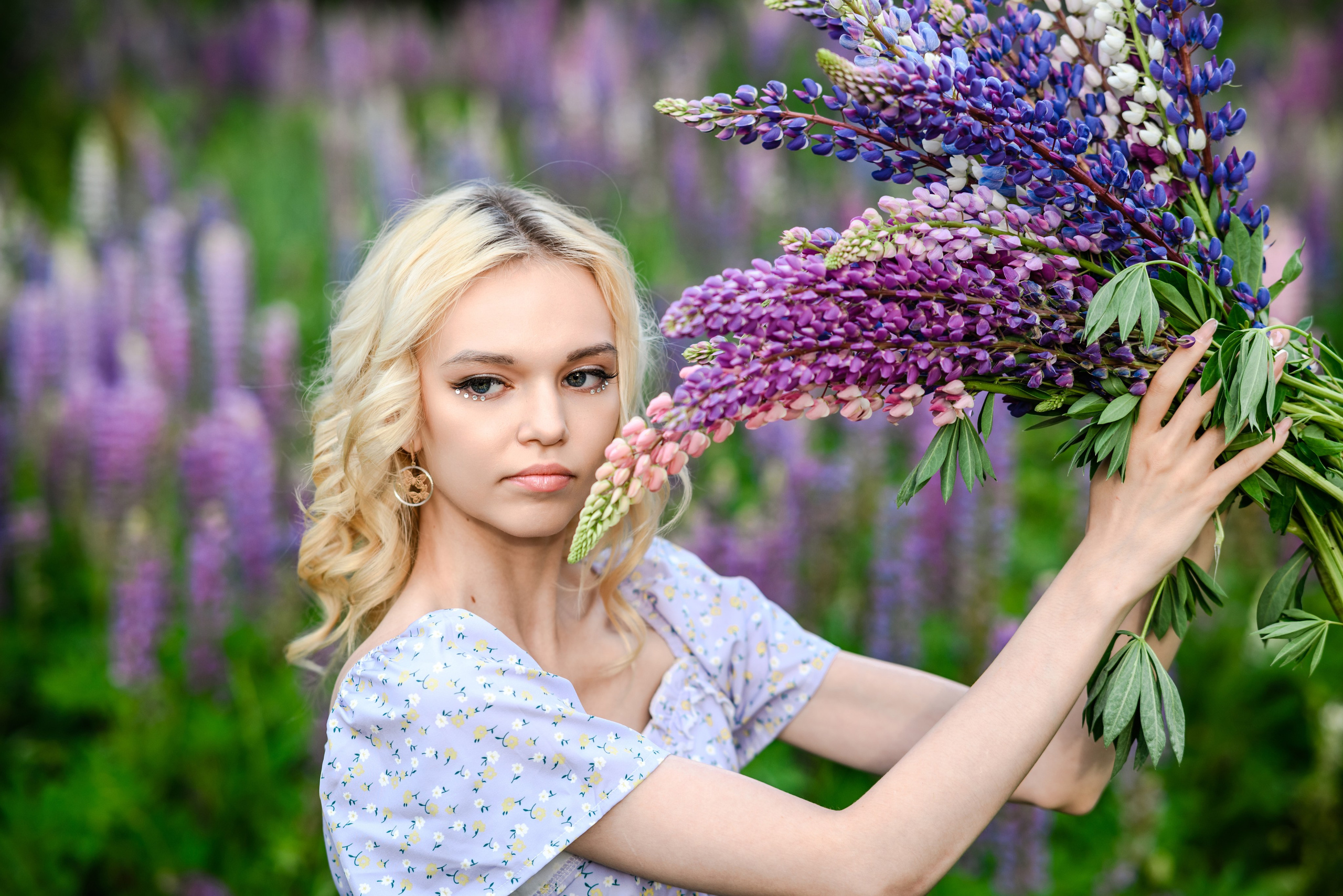 Владлена в люпинах. Свадебный и семейный фотограф в Дзержинске Екатерина Шулакова