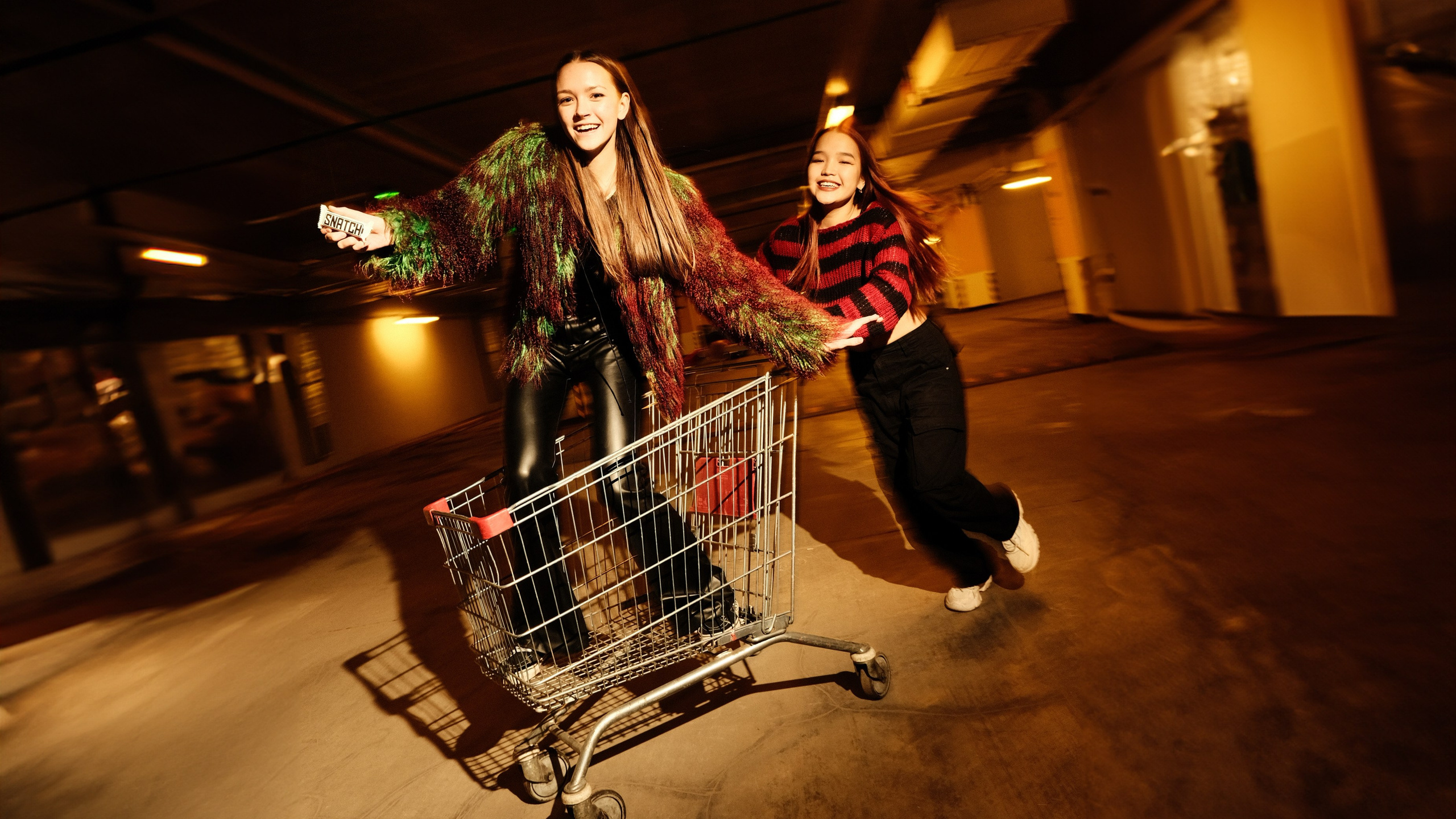 SMM. Фотограф рекламы и СММ в Алматы Илья Ким