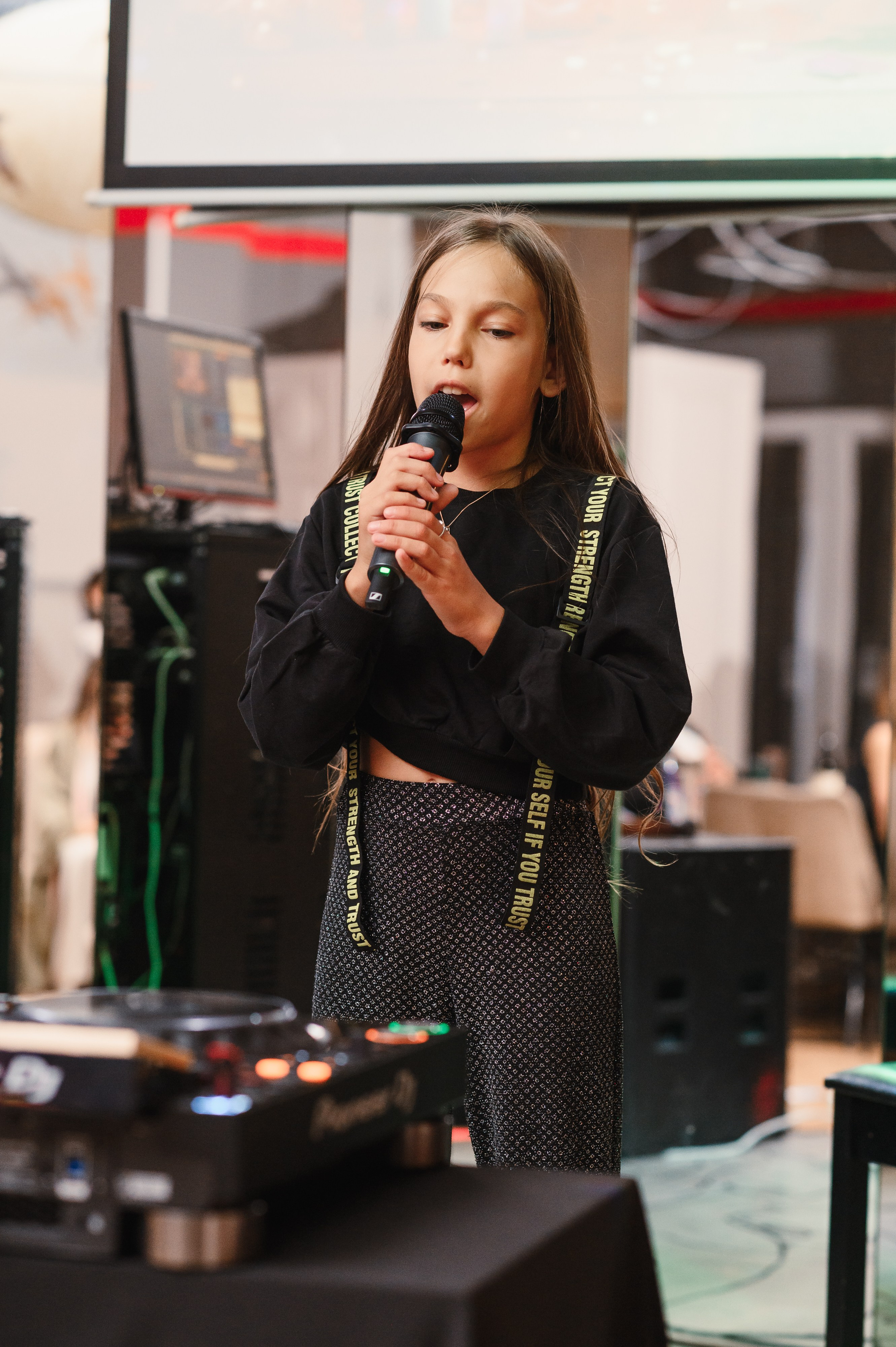 День рождения в формате выступления. Wedding and family photographer USA