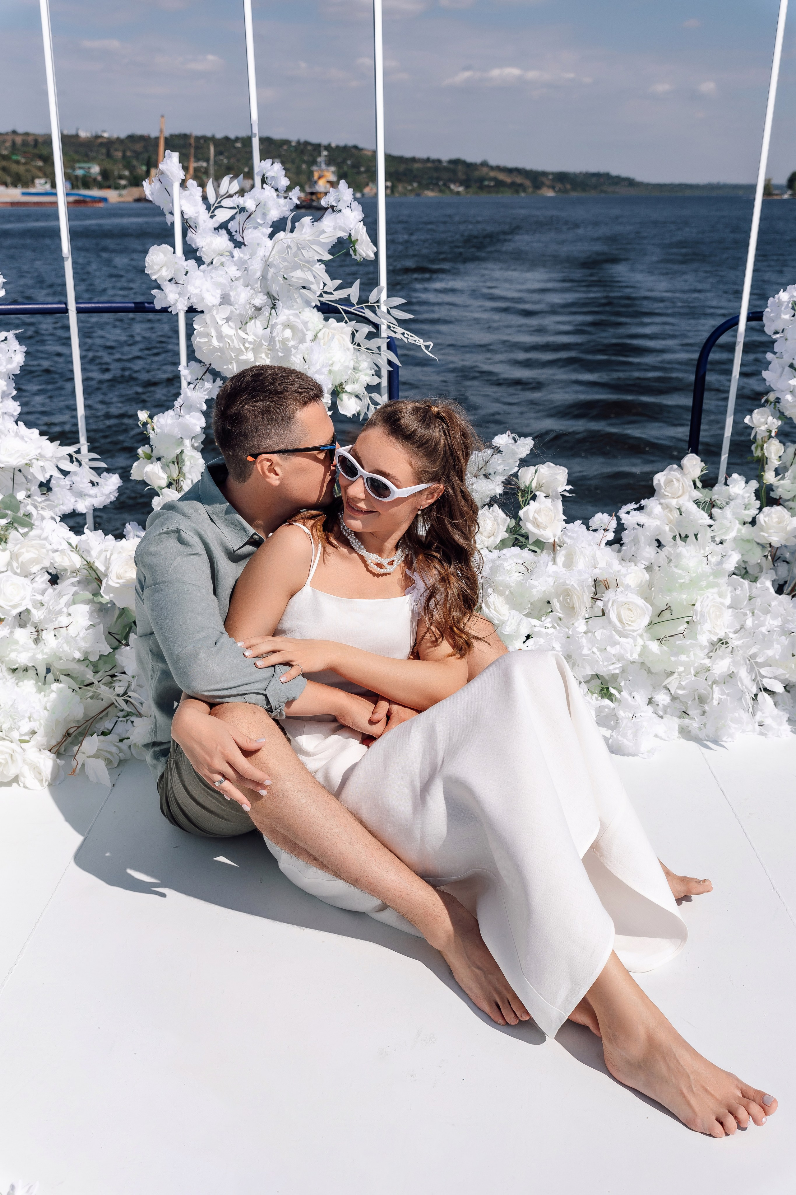 Александра и Геннадий. Яхта. Свадебный фотограф в Саратове