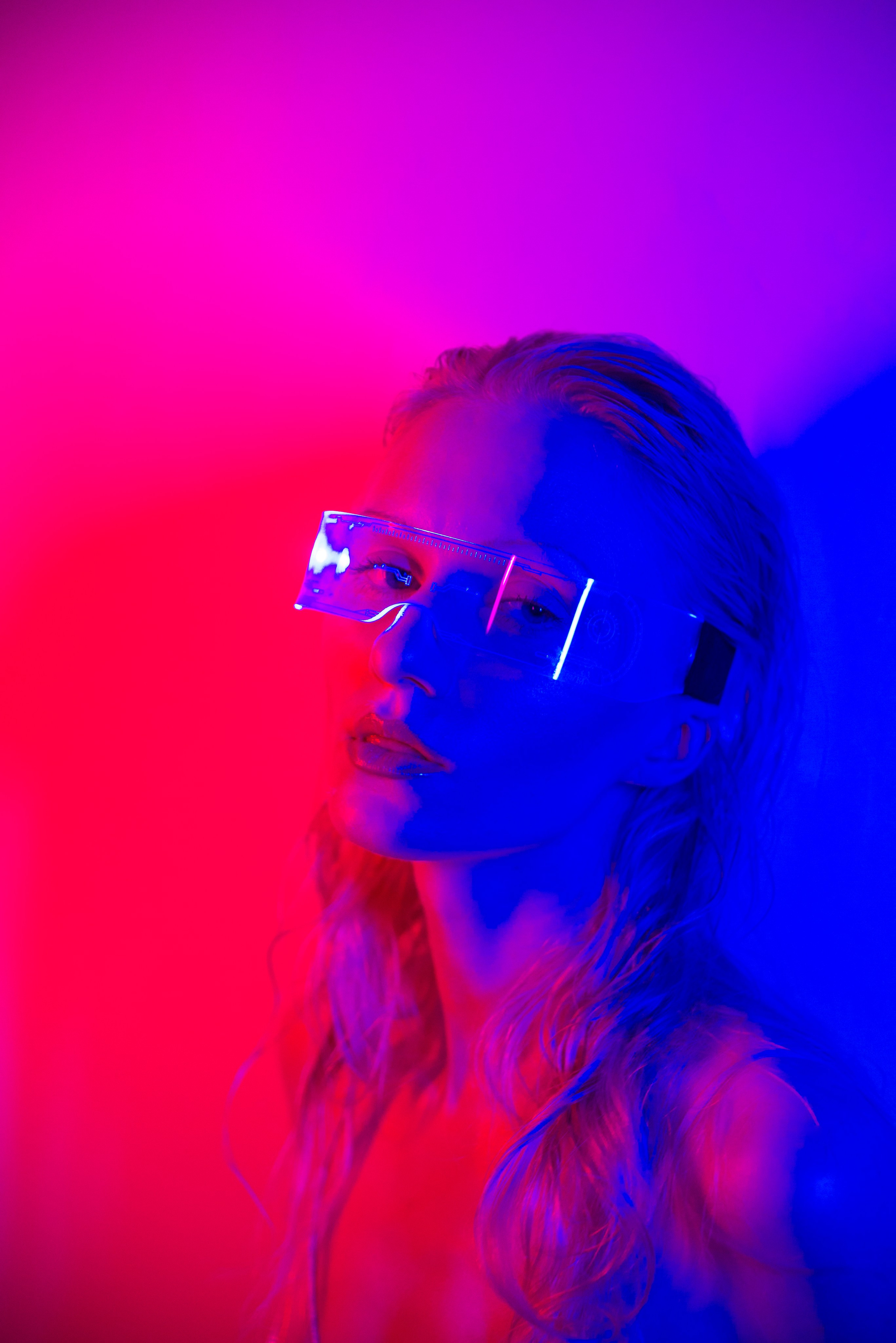 Мария Тихонова. Неон