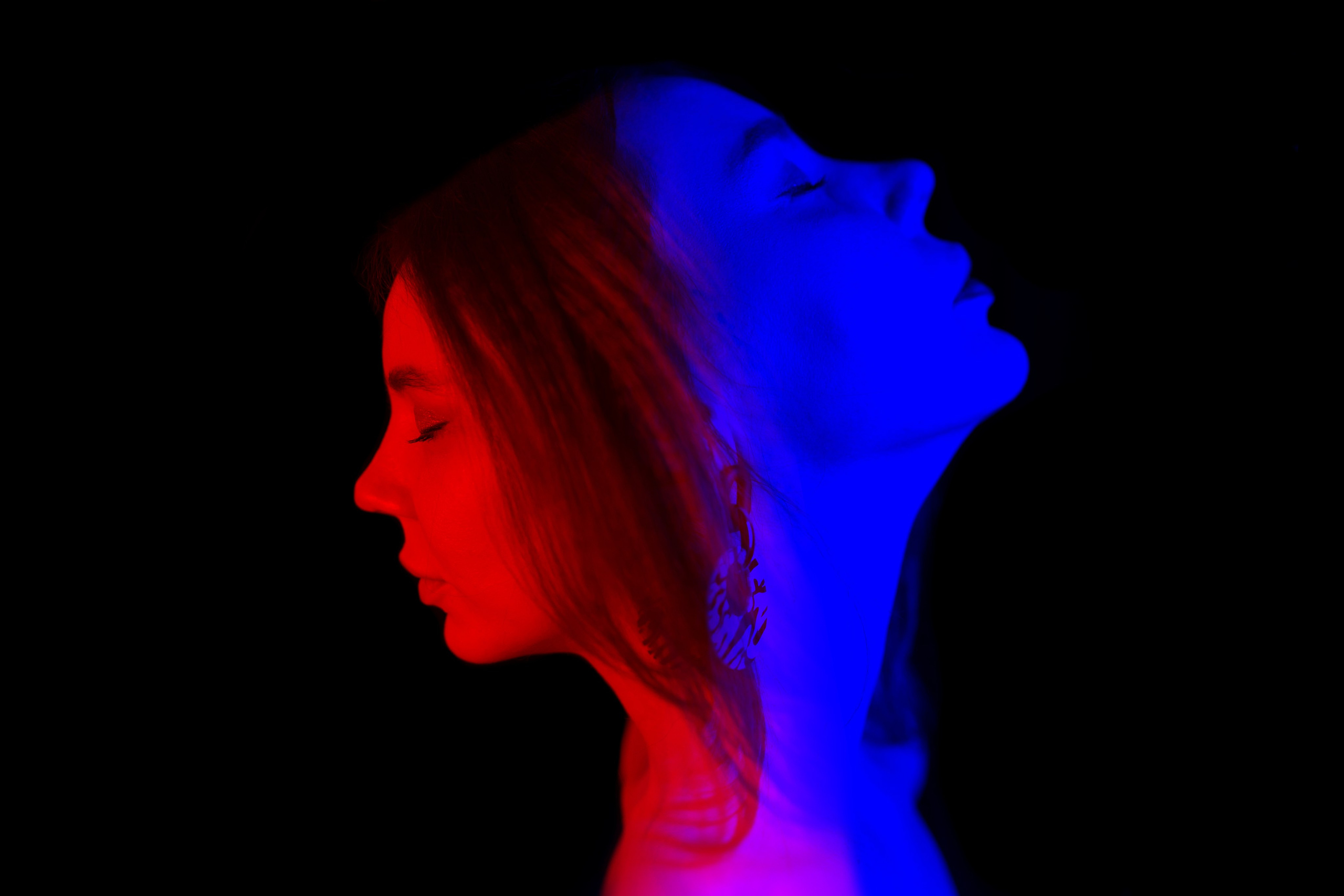 Анастасия Соловьёва. Неоновый портрет