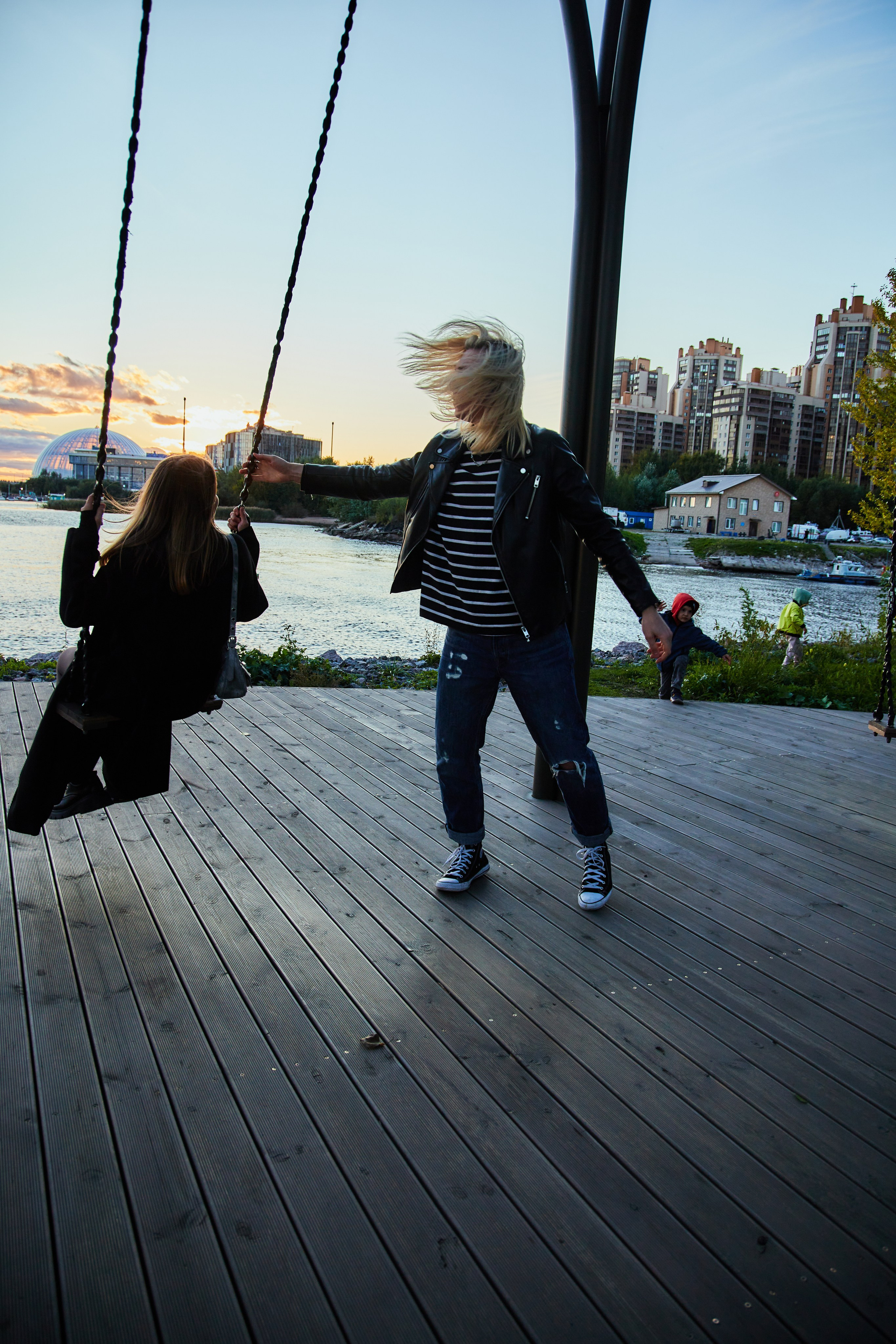 Полина и Рома, финский залив. Репортажный фотограф Алёна Кантемирова