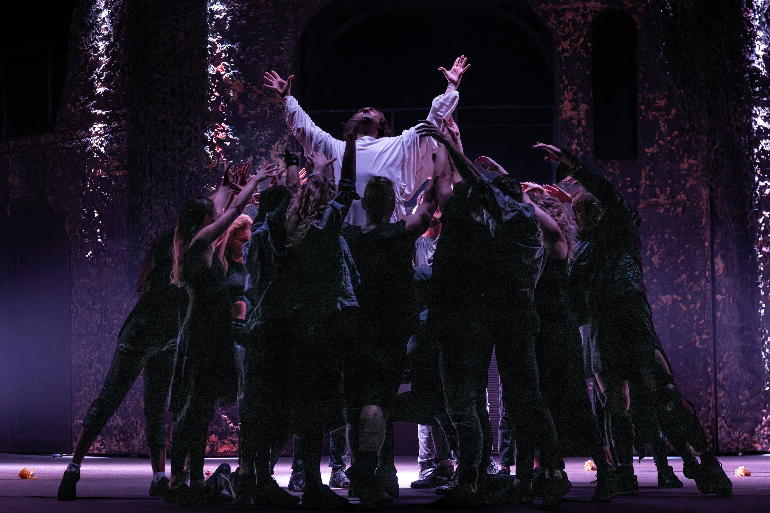 Театр Моссовета: Иисус Христос Супервезда — 35 лет на сцене. Сайт фотографа Сергея Абрамова