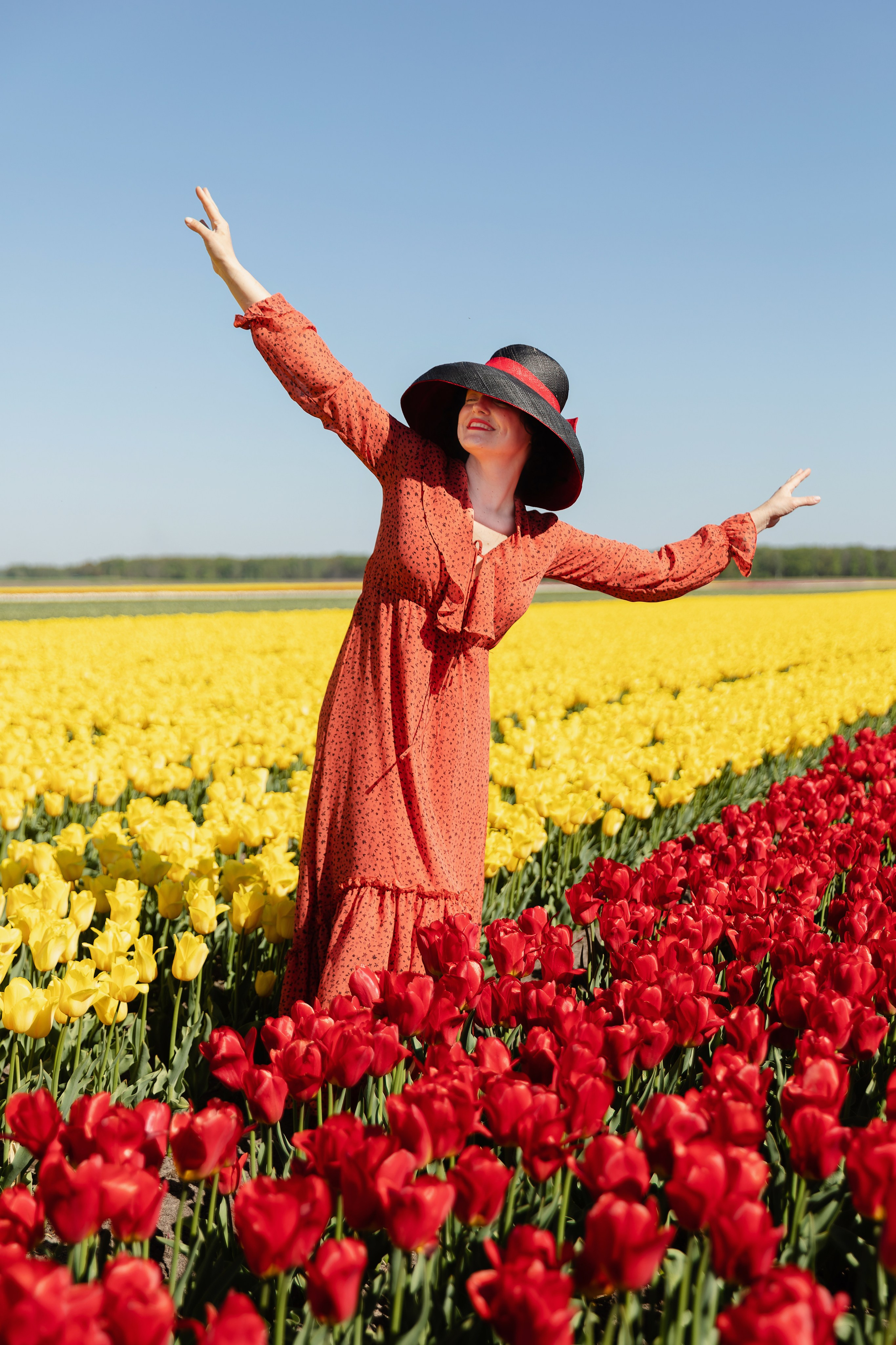 Фотографии с тюльпановых полей Пинск. Репортажный и свадебный фотограф в Минске Шамко Анатолий