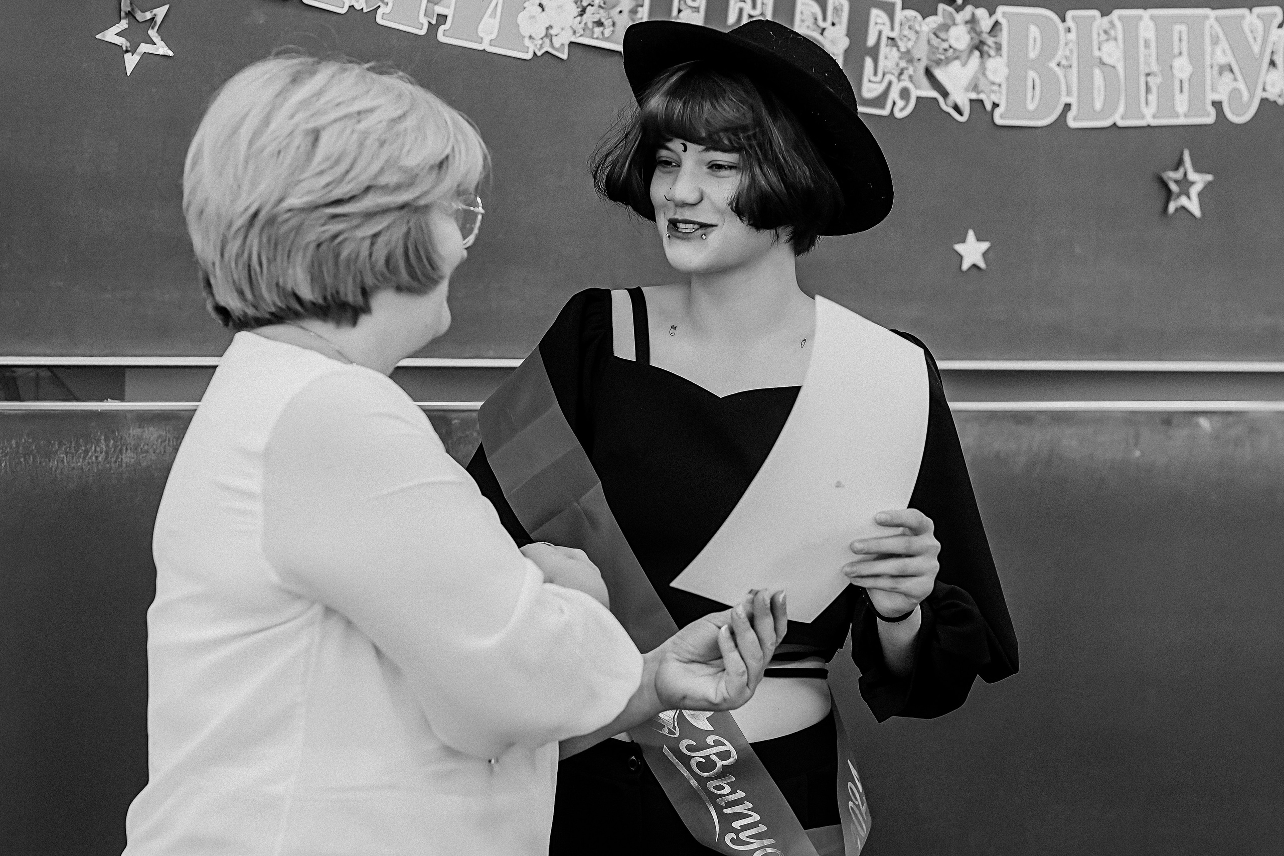 Последний звонок. Семейный фотограф Тюмень, фотограф на роды Салмина Мария