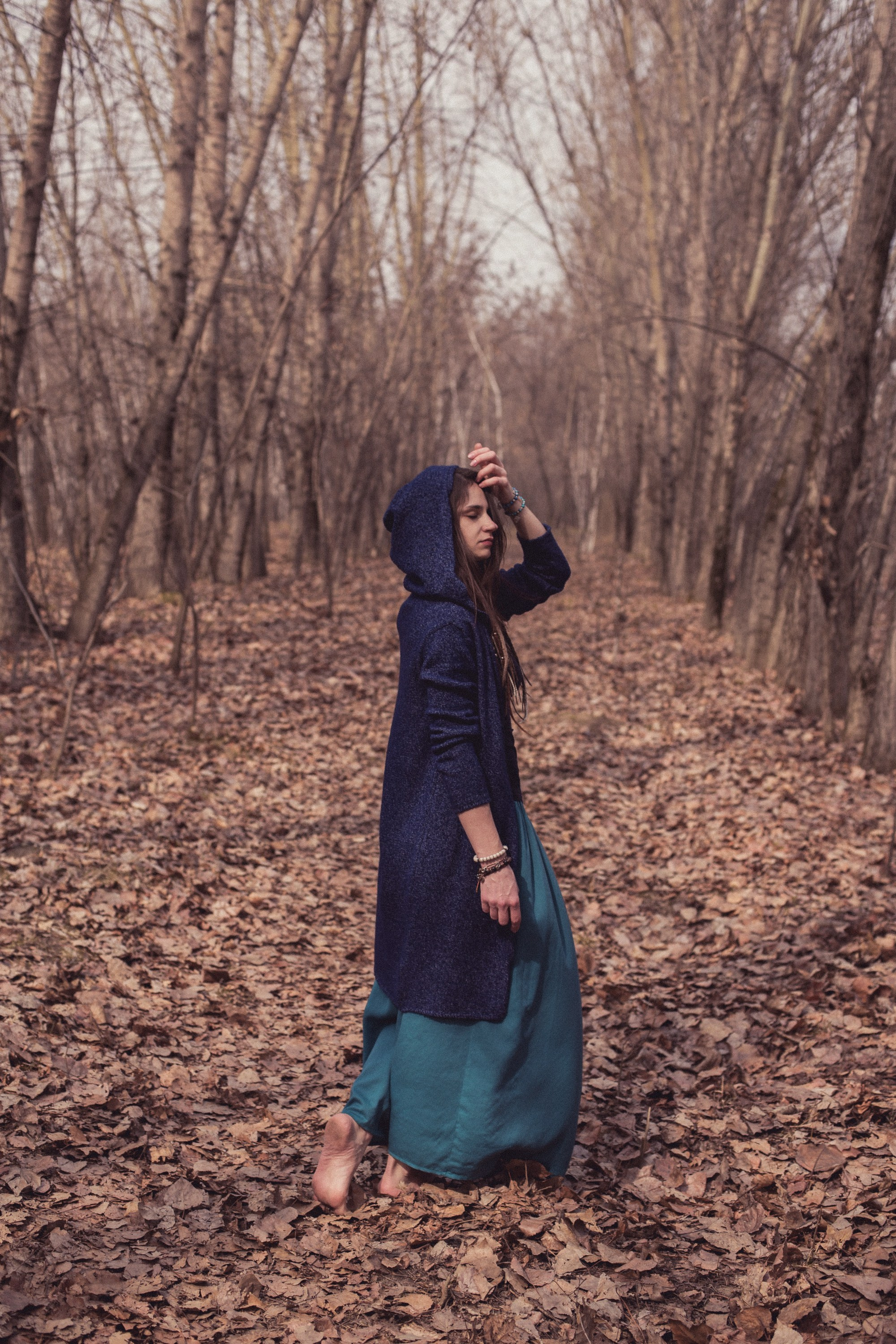 Ксения / лес / Алматы. Фотограф Наталья Гончарова. Снимаю живые портреты в Алматы