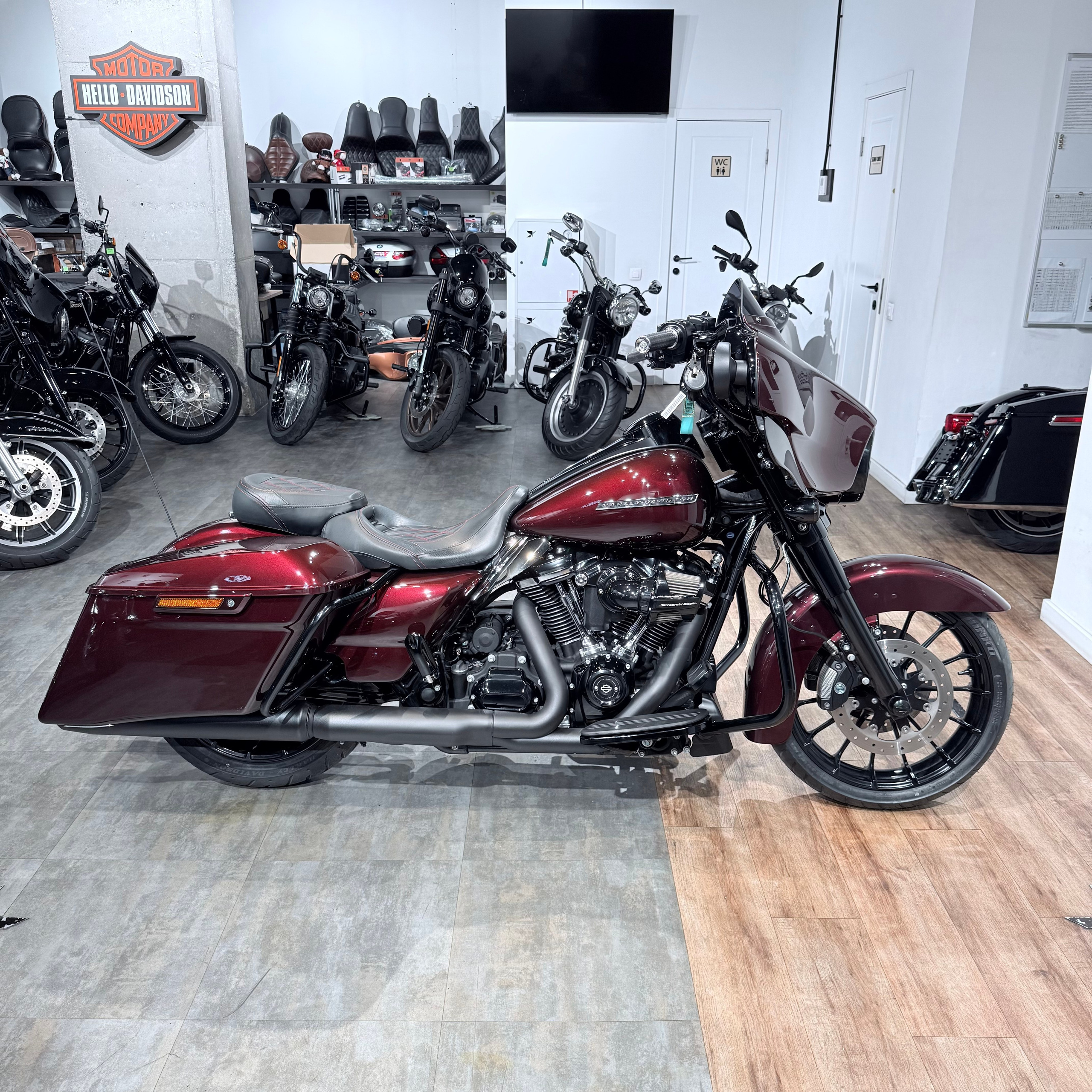 2017 Street Glide Sресiаl 107 Purple Сhоkоlatе. Hello Davidson, Москва. Только хорошие мотоциклы…