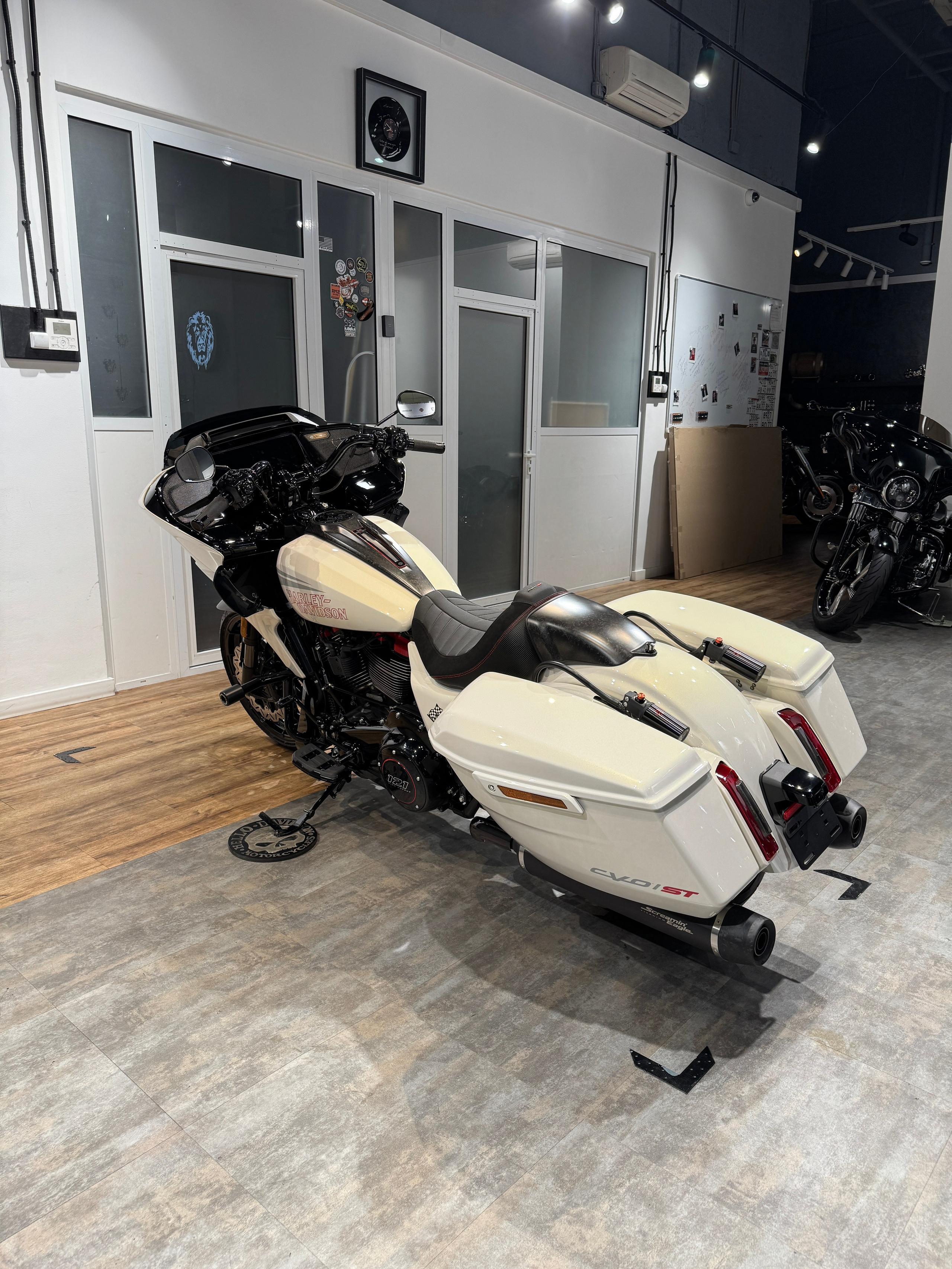 Мотоциклы Harley-Davidson 2024 CVO Road Glide ST 121 (Touring)  — купить мотоцикл. Hello Davidson, Москва. Только хорошие мотоциклы…