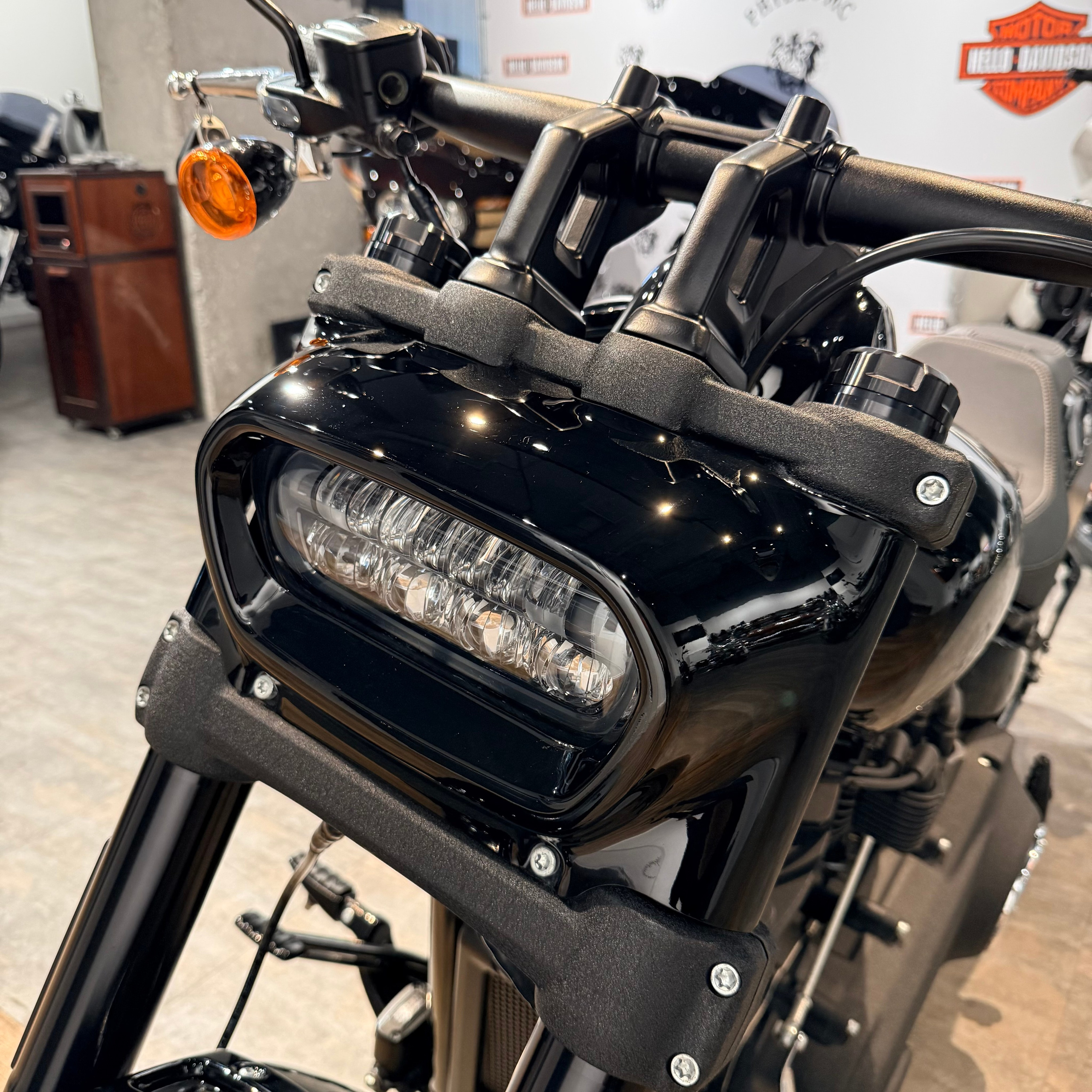 2023 HD FAT ВОВ 114 Vivid Black Nаrdо Gray (VIN *5НD*4007). Hello Davidson, Москва. Только хорошие мотоциклы…