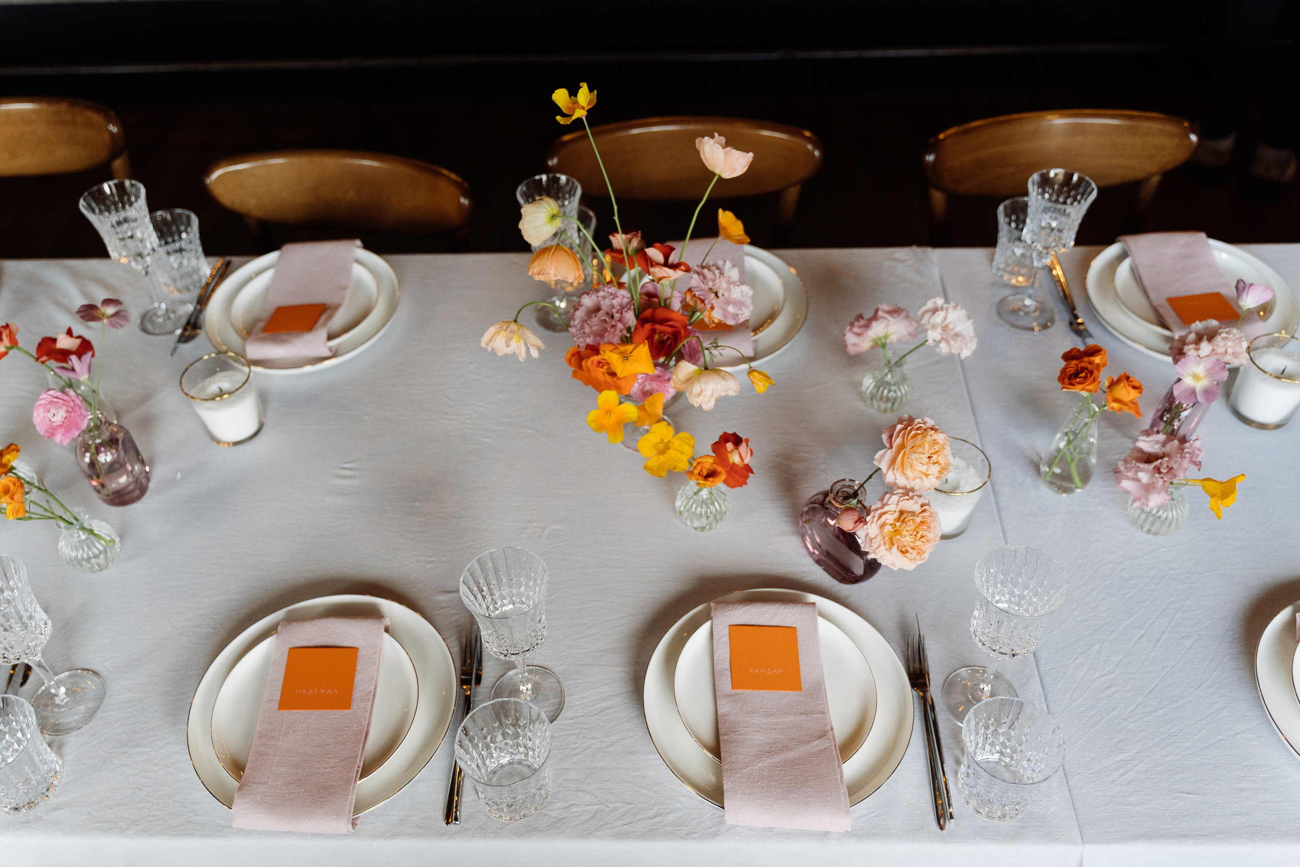 Камерная свадьба на фонтанке в сезонах. Свадебный фотограф организатор в Санкт-Петербурге Ассоль Опарина