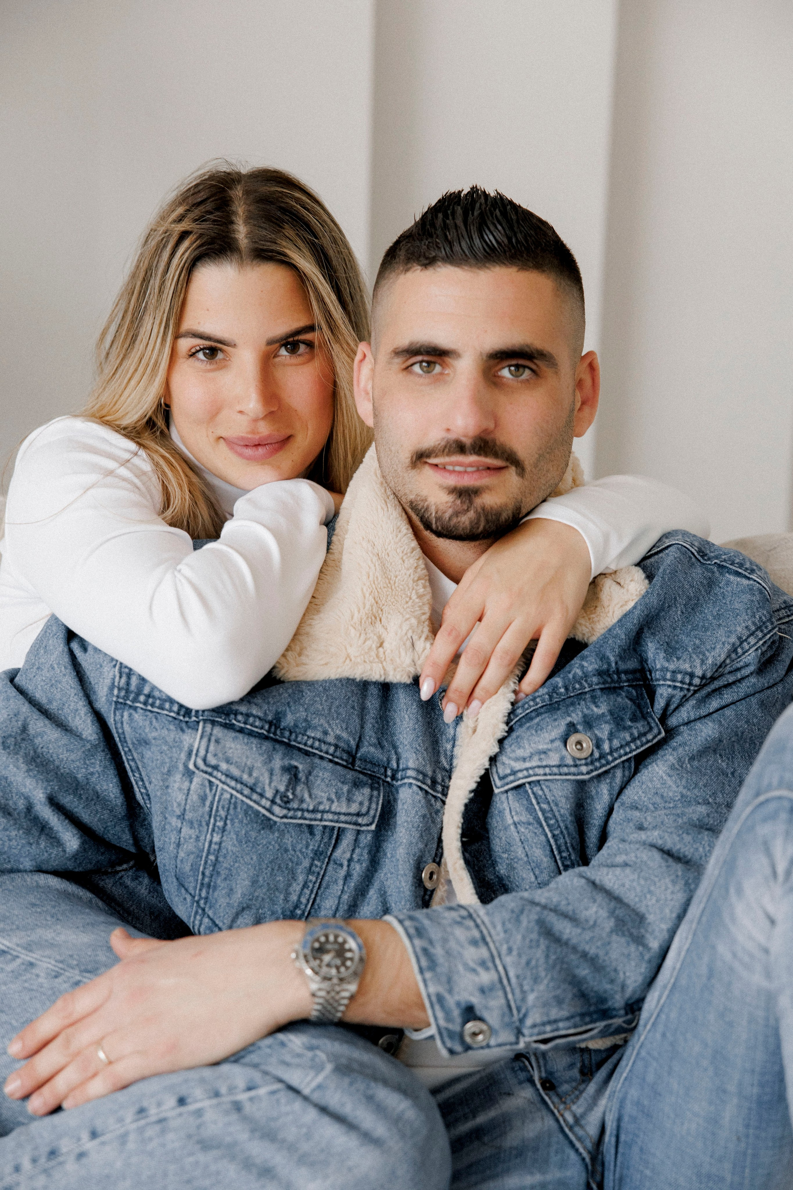 Family photoshoot in White Studio. Wedding and family photographer