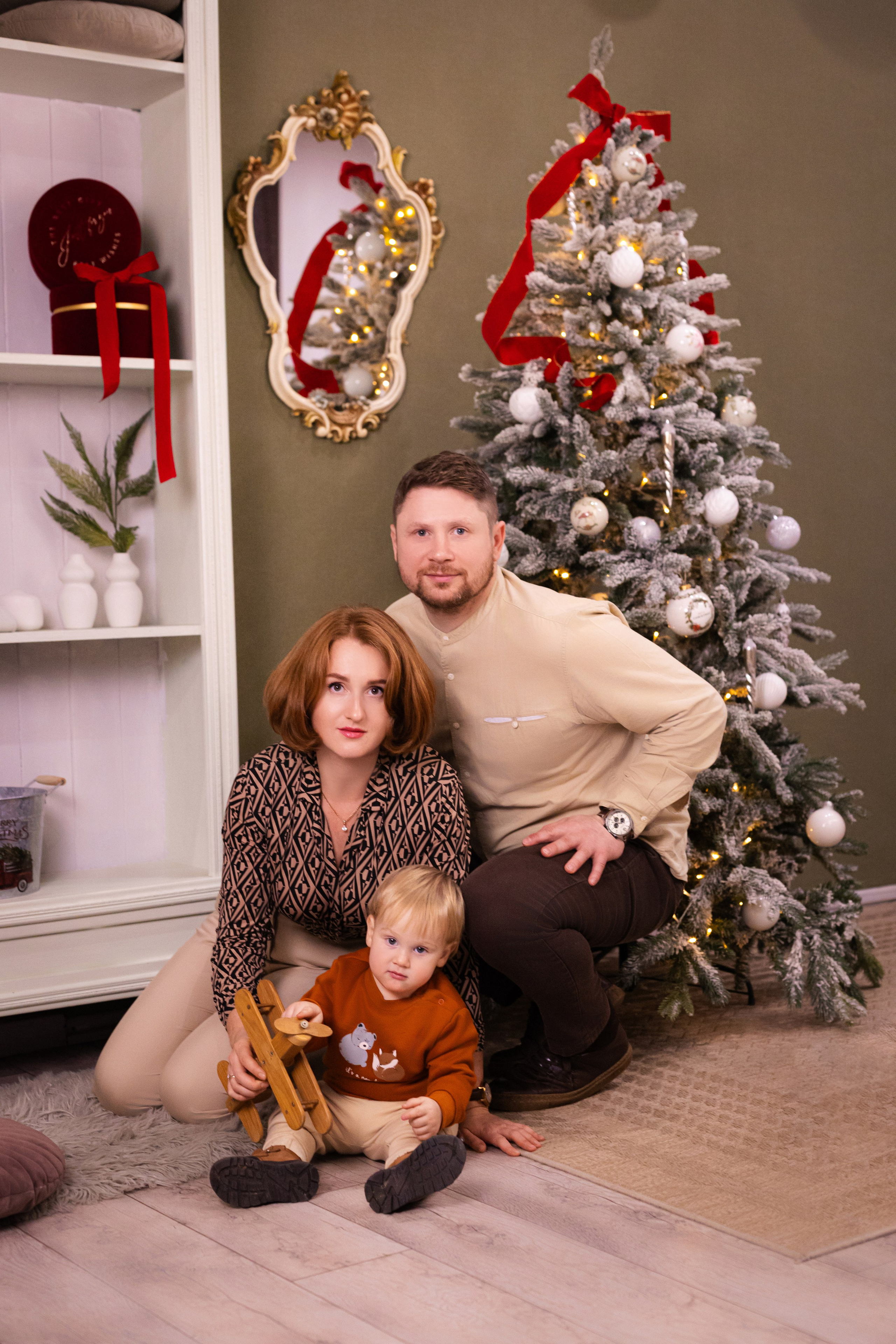 Ольга, Павел и Рома с бабушками. Фотограф ВИКА МЕДУЗА