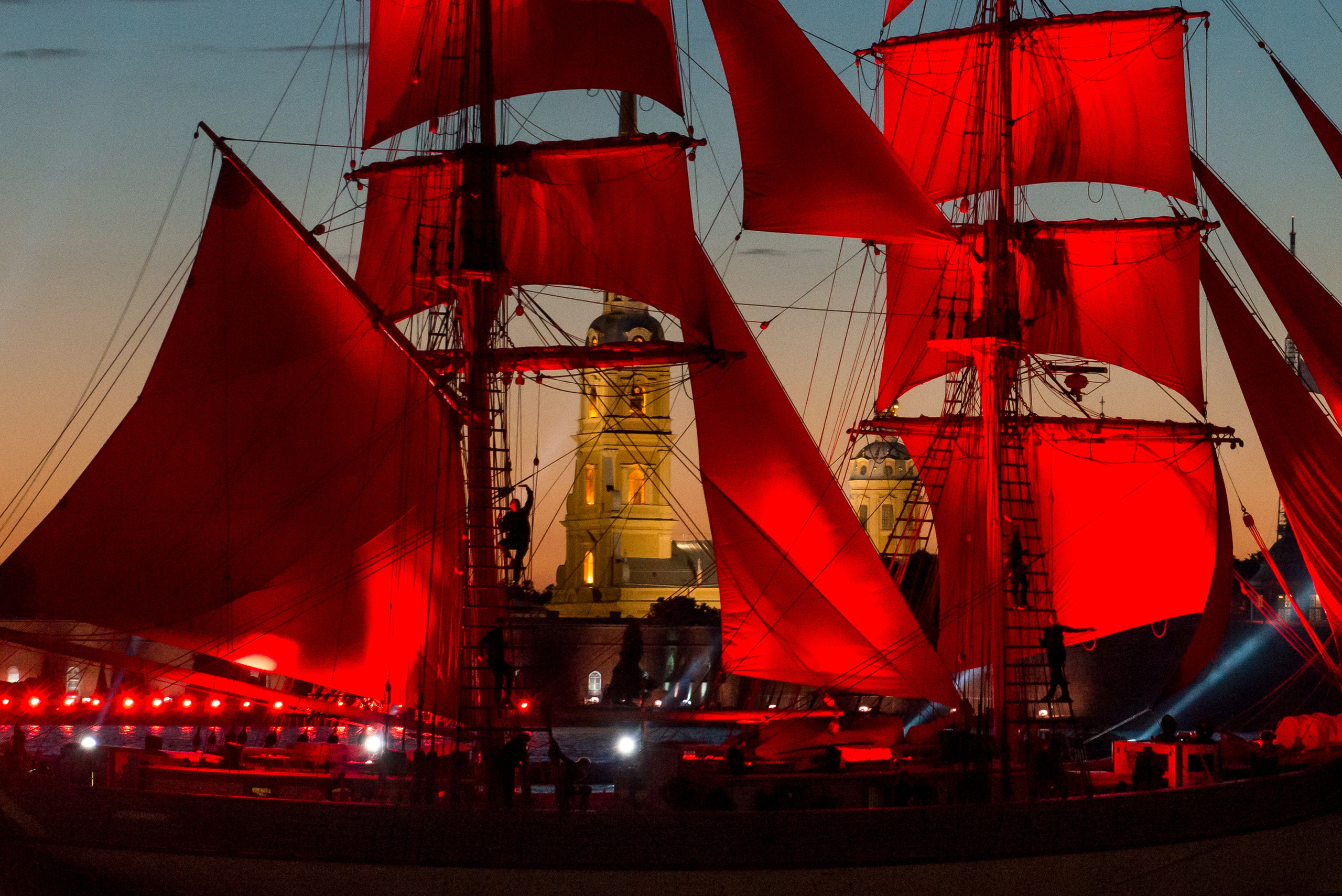 Dimitri Bakhtadze, Scarlet sails in St. Petersburg 2016, 2017. Dimitri Bakhtadze photographer
