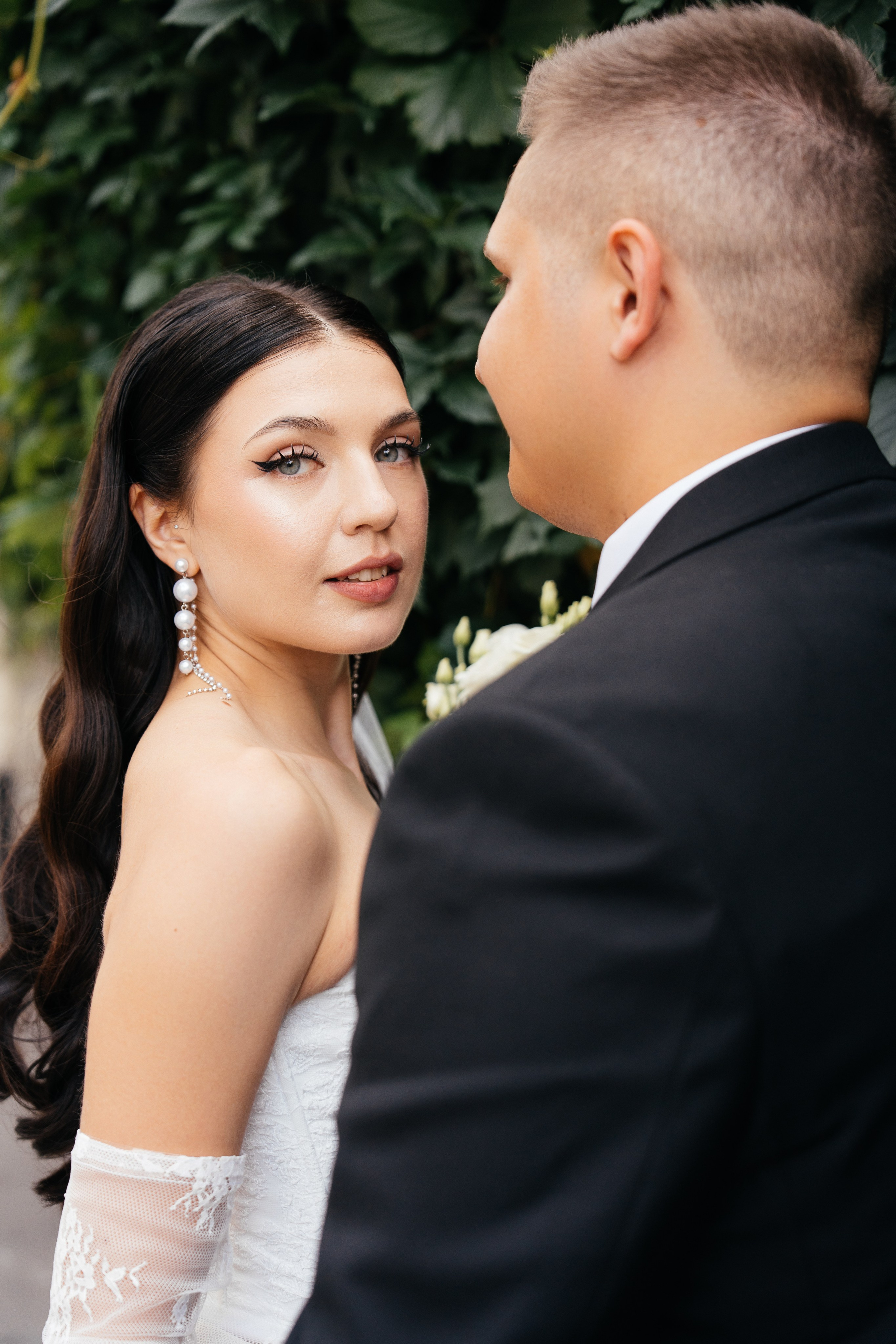 Свадебная фотосессия в Москве у высотки на Котельнической набережной. Свадебный фотограф в Москве Анна Полушина