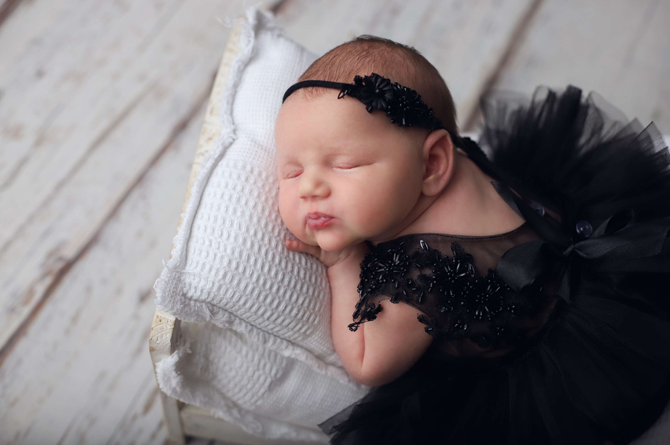 Фотограф новорожденных в г. Россошь Виктория Нечепуренко