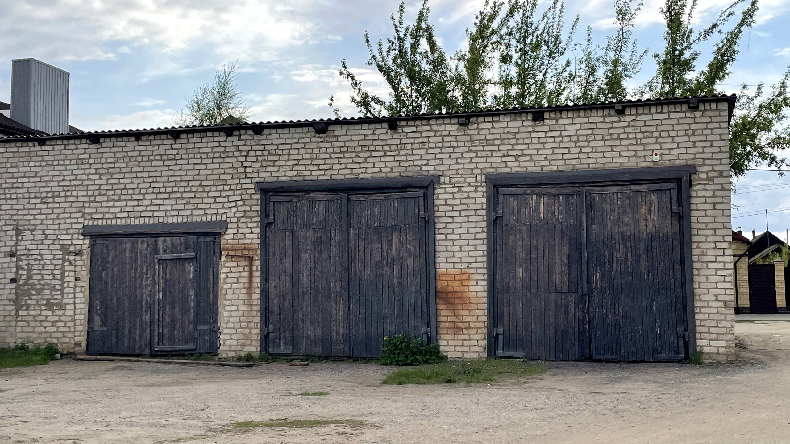 200 025 Винтажные ворота. ВИЗУАЛЬНЫЕ И ЗВУКОВЫЕ РЕШЕНИЯ ДЛЯ БИЗНЕСА И СЪЁМОК ТЕЛЕТЕЛА