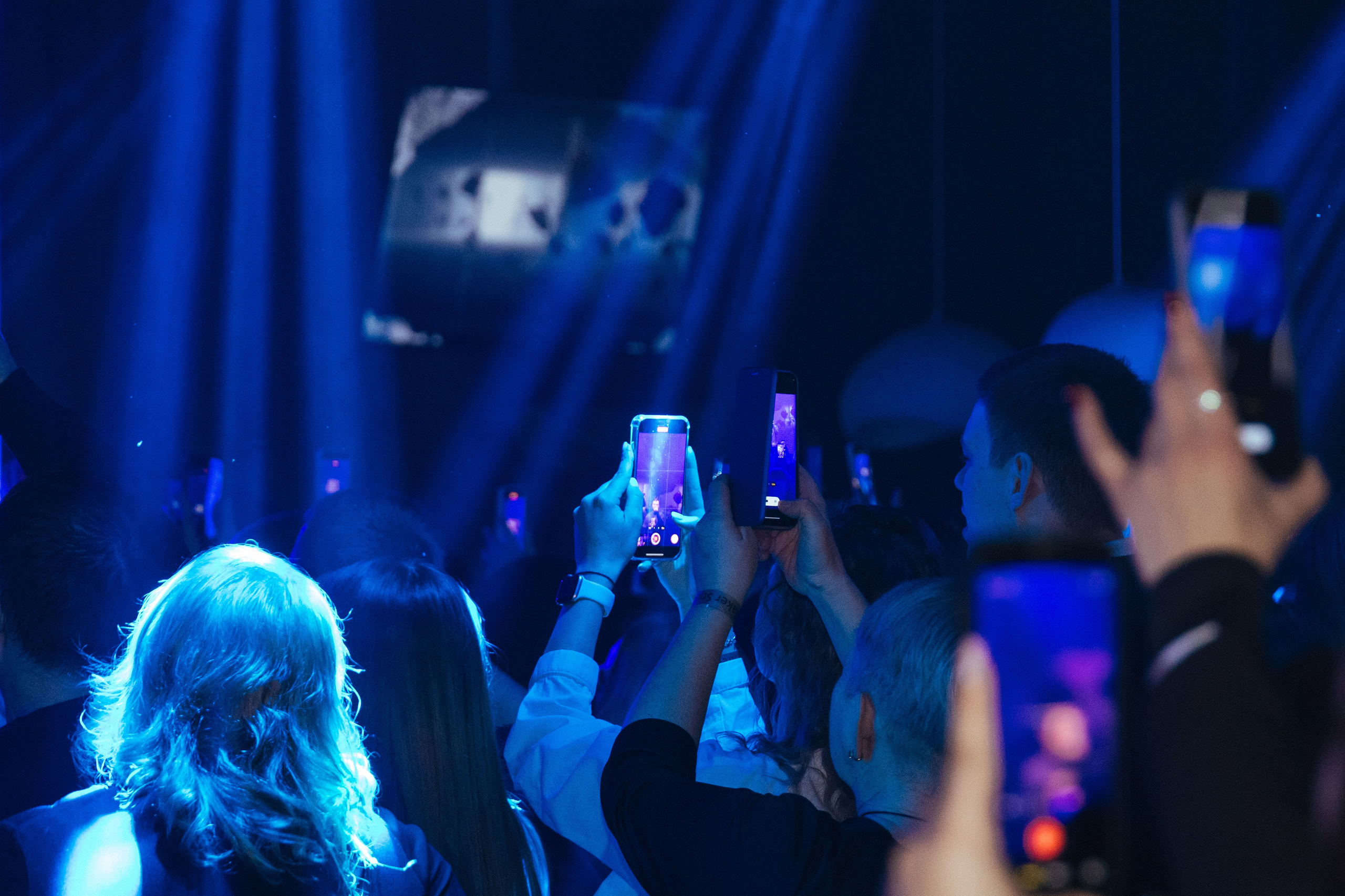 Султан Лагучев в Красноярске 05.03.2026. Фотограф Красноярск съемки лавстори, фотосессия в студии, портретная съемка, творческие фотосессии