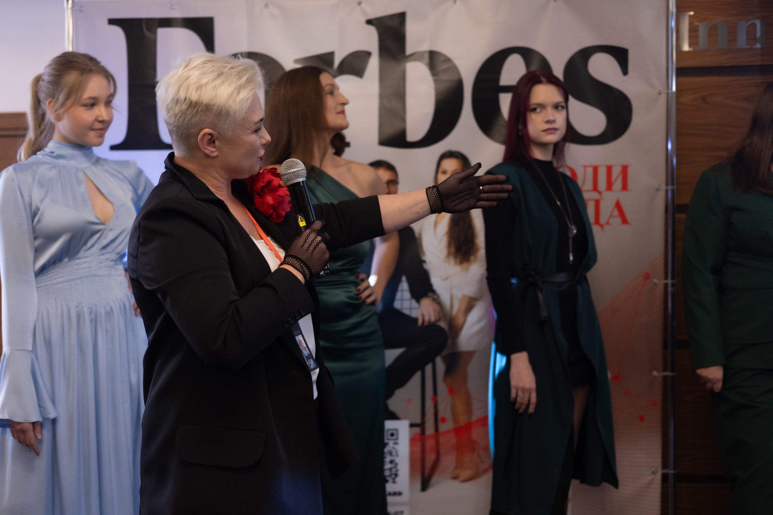 «СКАЖИ ДЕНЬГАМ ДА». Фотограф Красноярск съемки лавстори, фотосессия в студии, портретная съемка, творческие фотосессии