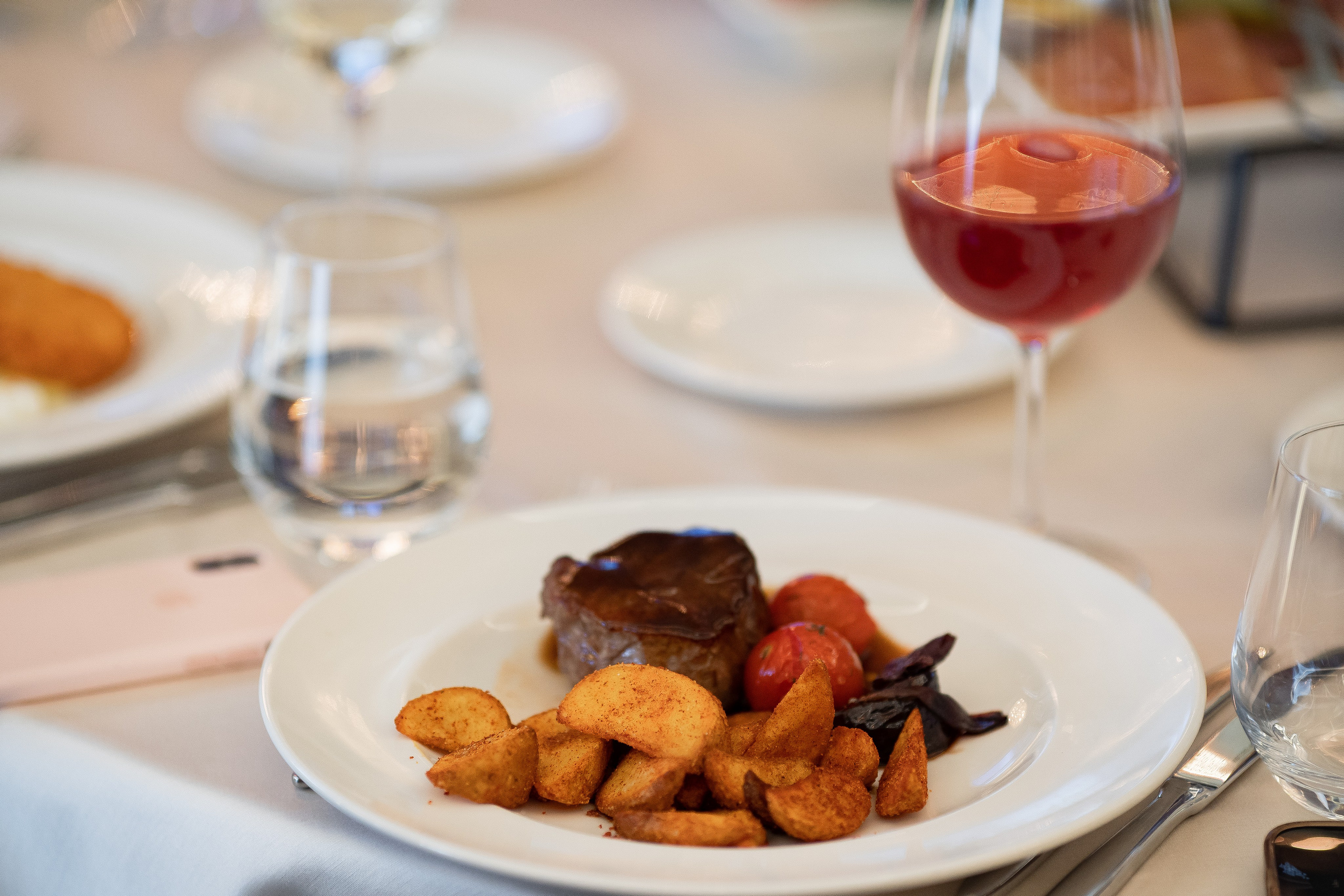 Бизнес обед. Недвижимость в Дубае. Свадебный Фотограф Илья Чепайкин. Калининград