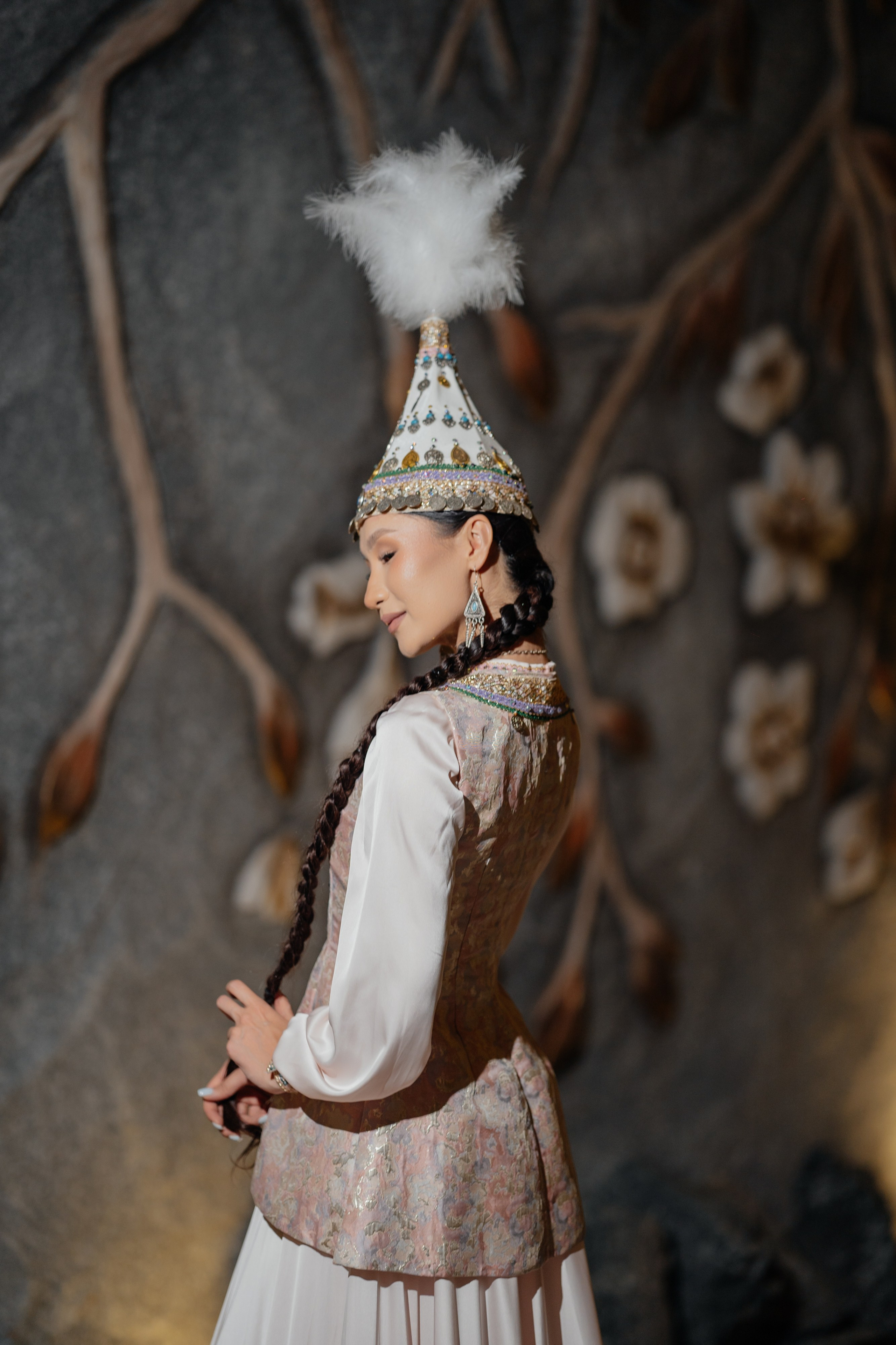 QYZ UZATU. Akkanatart.kz