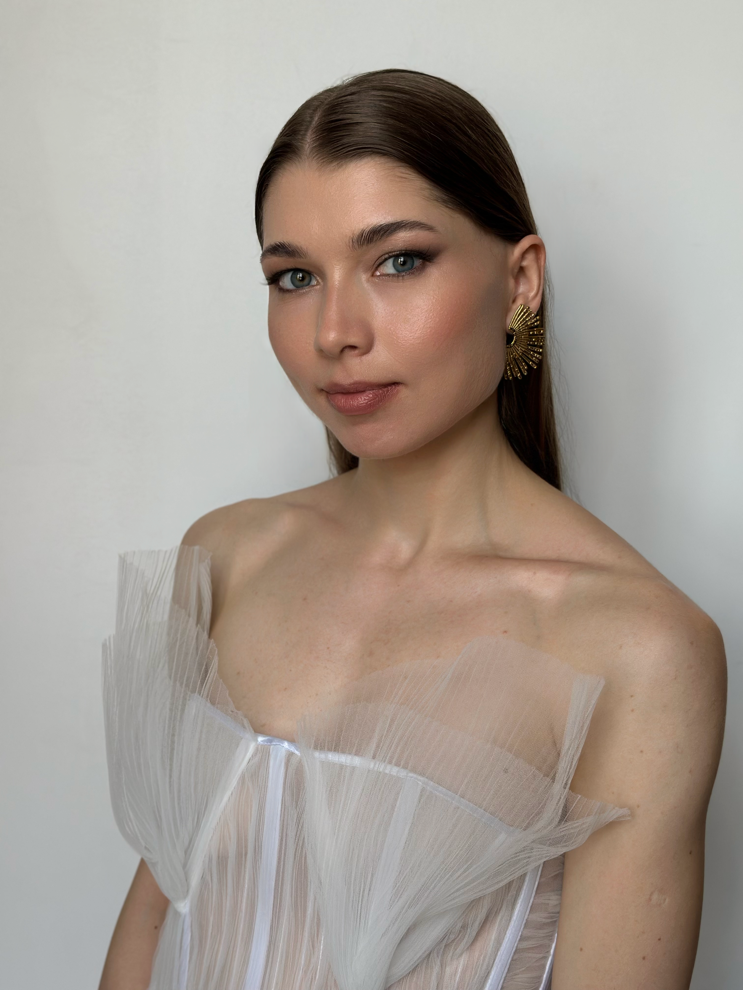 BRIDES. Визажист-стилист по волосам | Москва