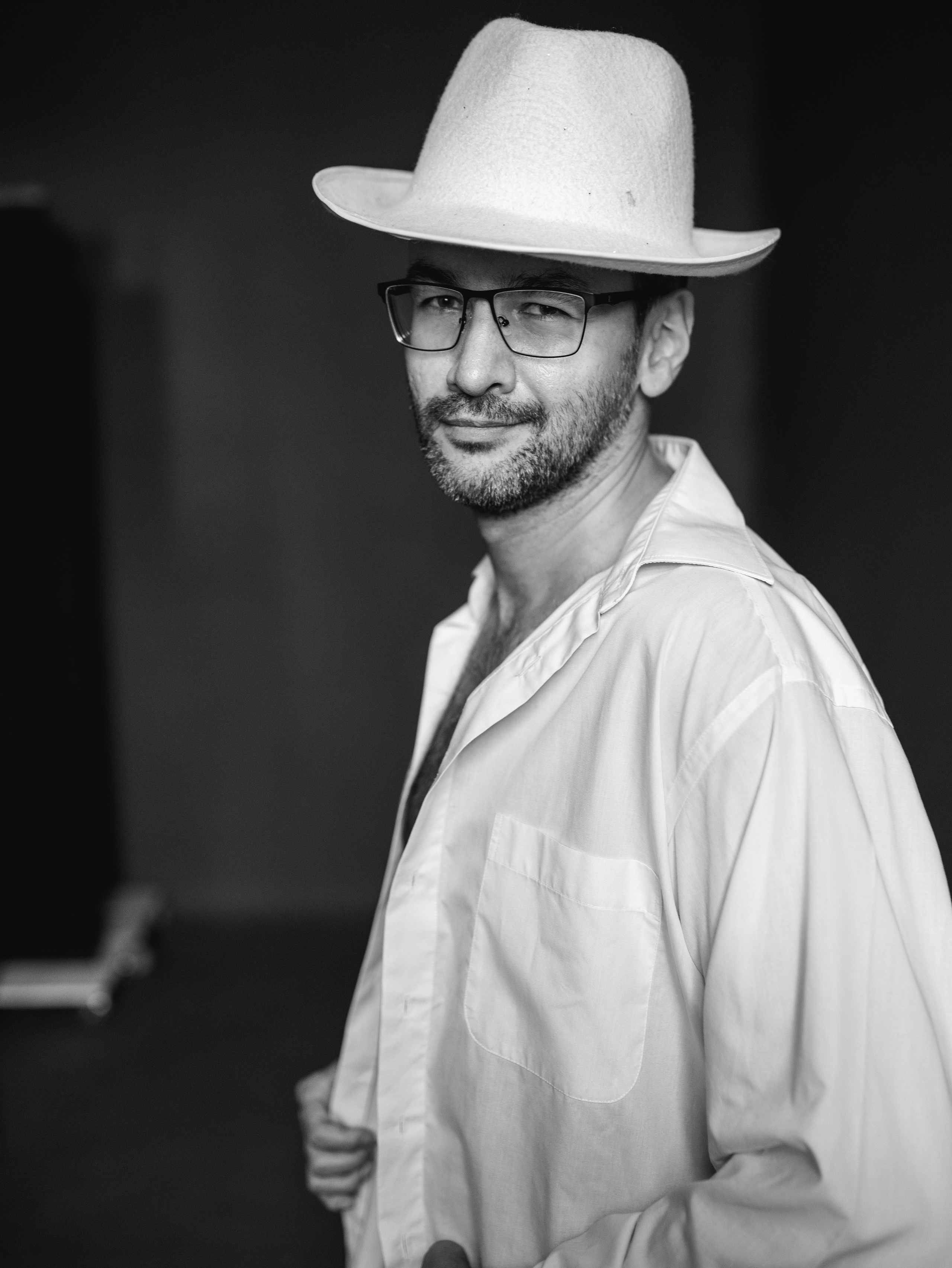 Артем. Фотосессия в Спб в студии, фотограф Панютина Марина