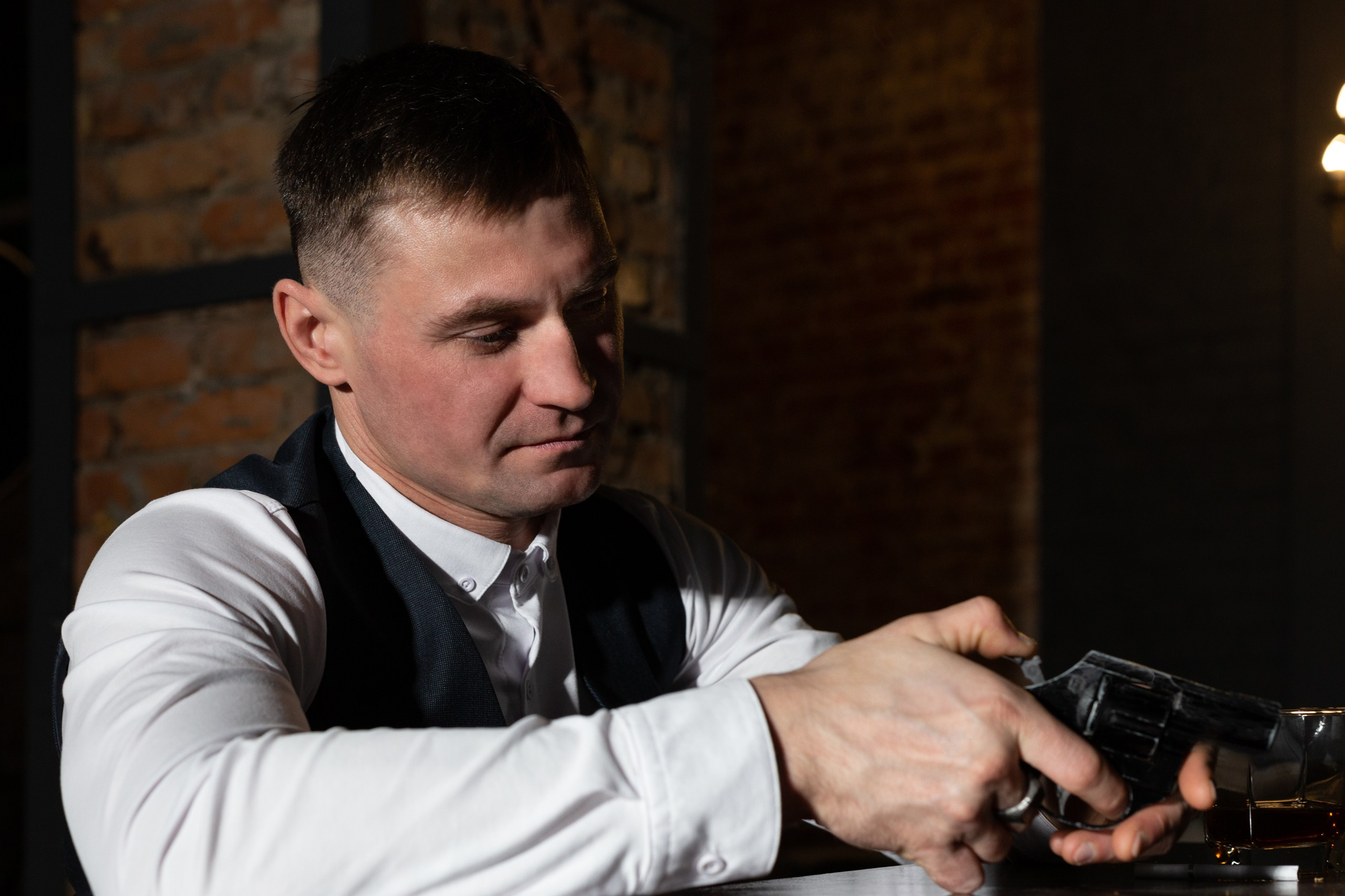 Острые козырьки. Фотограф Анастасия Мухитдинова