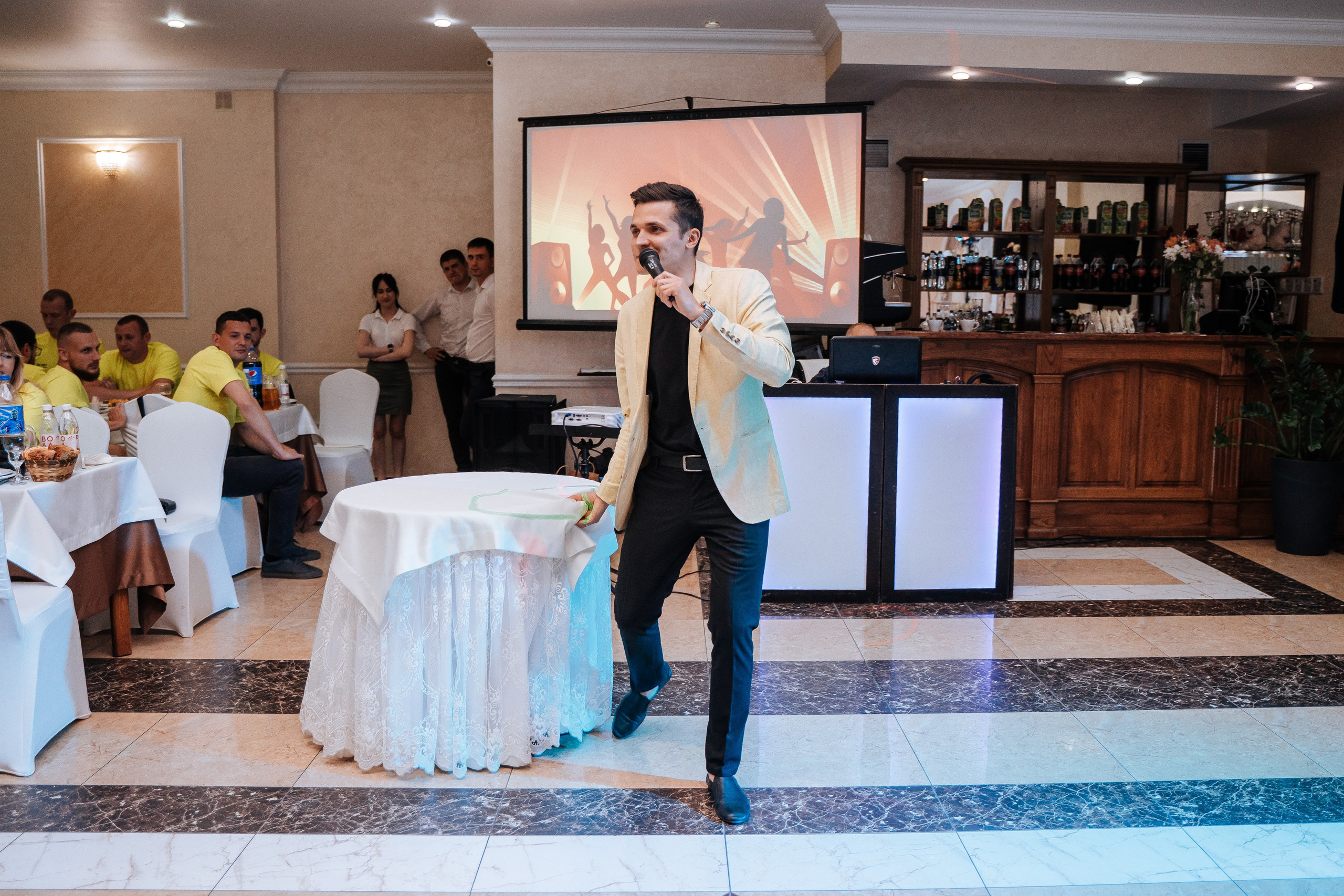 Yes Holding. Свадебный фотограф в Симферополе