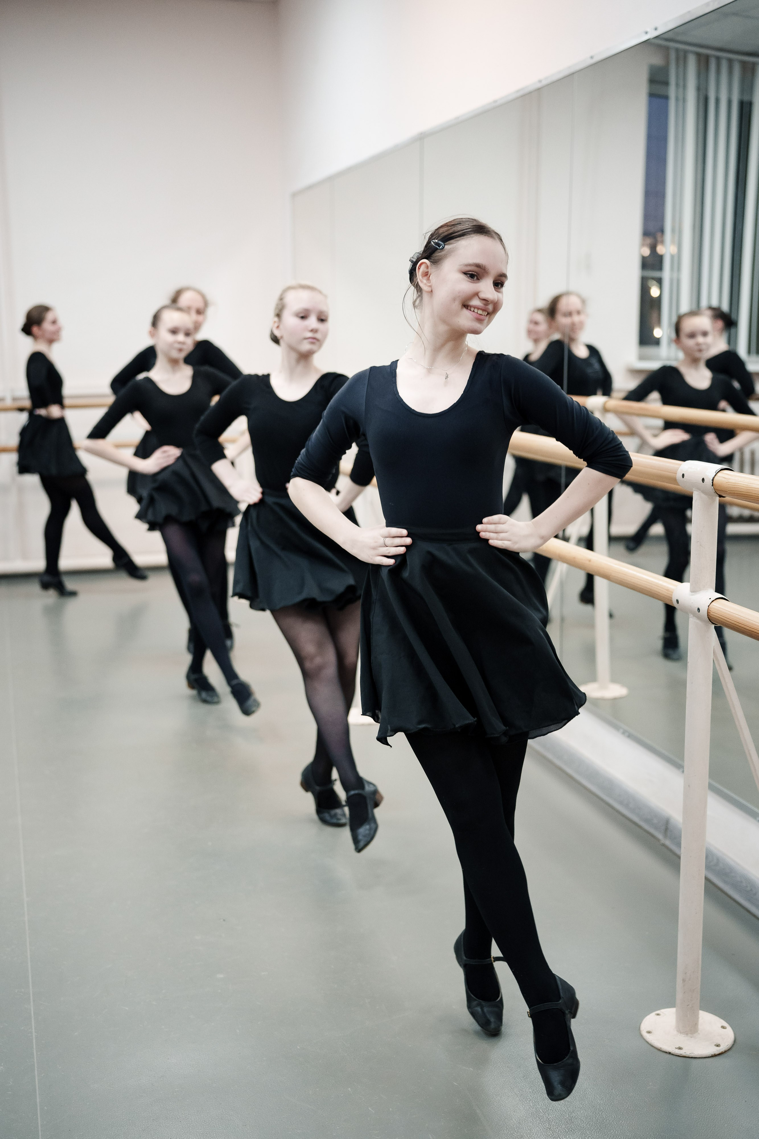 Ярилица — тренировка коллектива в зале. Репортажный фотограф Сергей Сажин г. Ярославль