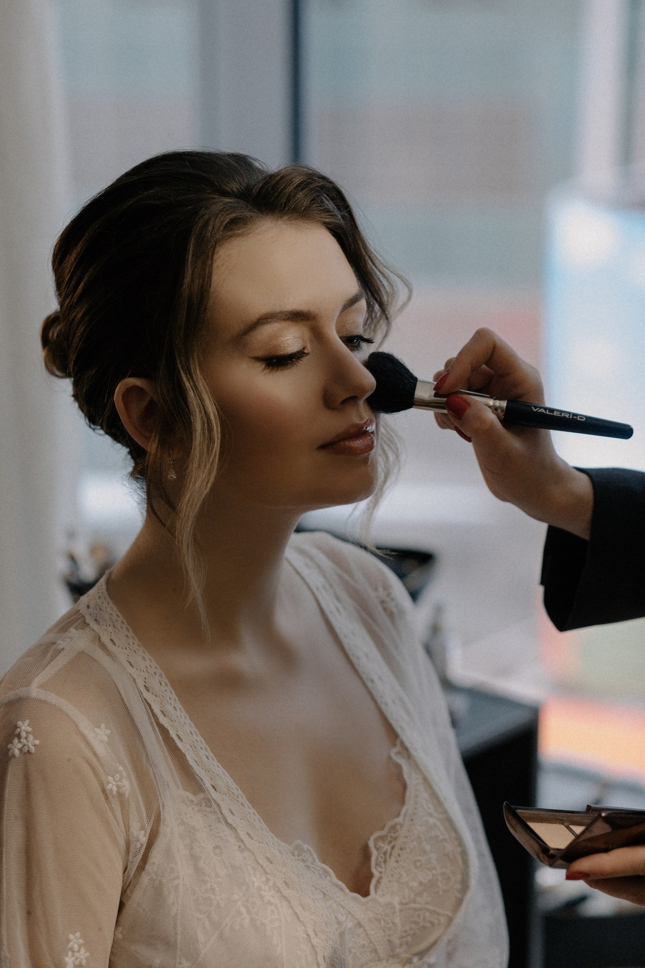 Ксюша и Илья. Утро в отеле роспись в Birds. Свадебный и портретный фотограф в Москве Анастасия Масюк