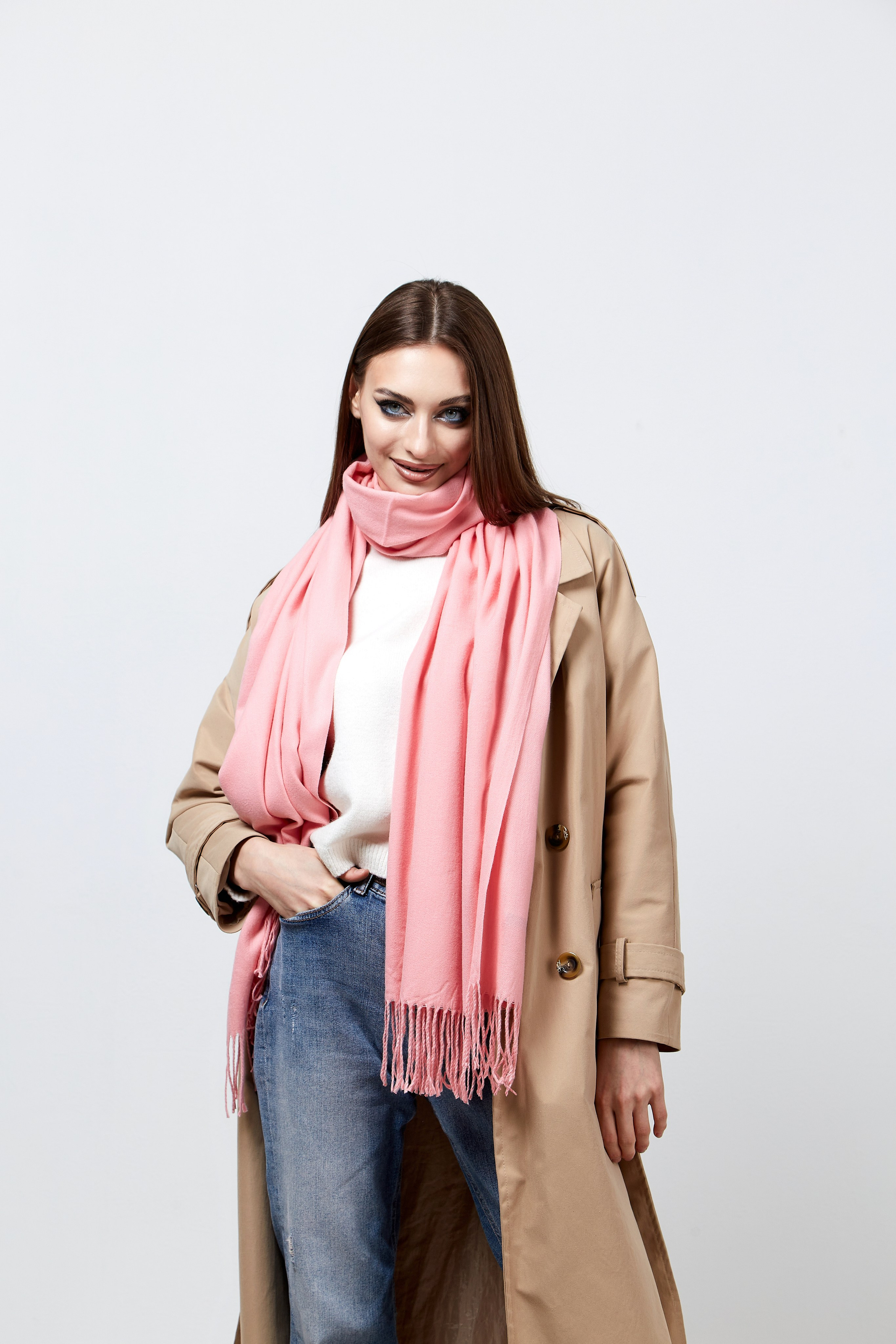 Фотосессия женских шарфы. Фотограф Руслан Потапов в Краснодаре