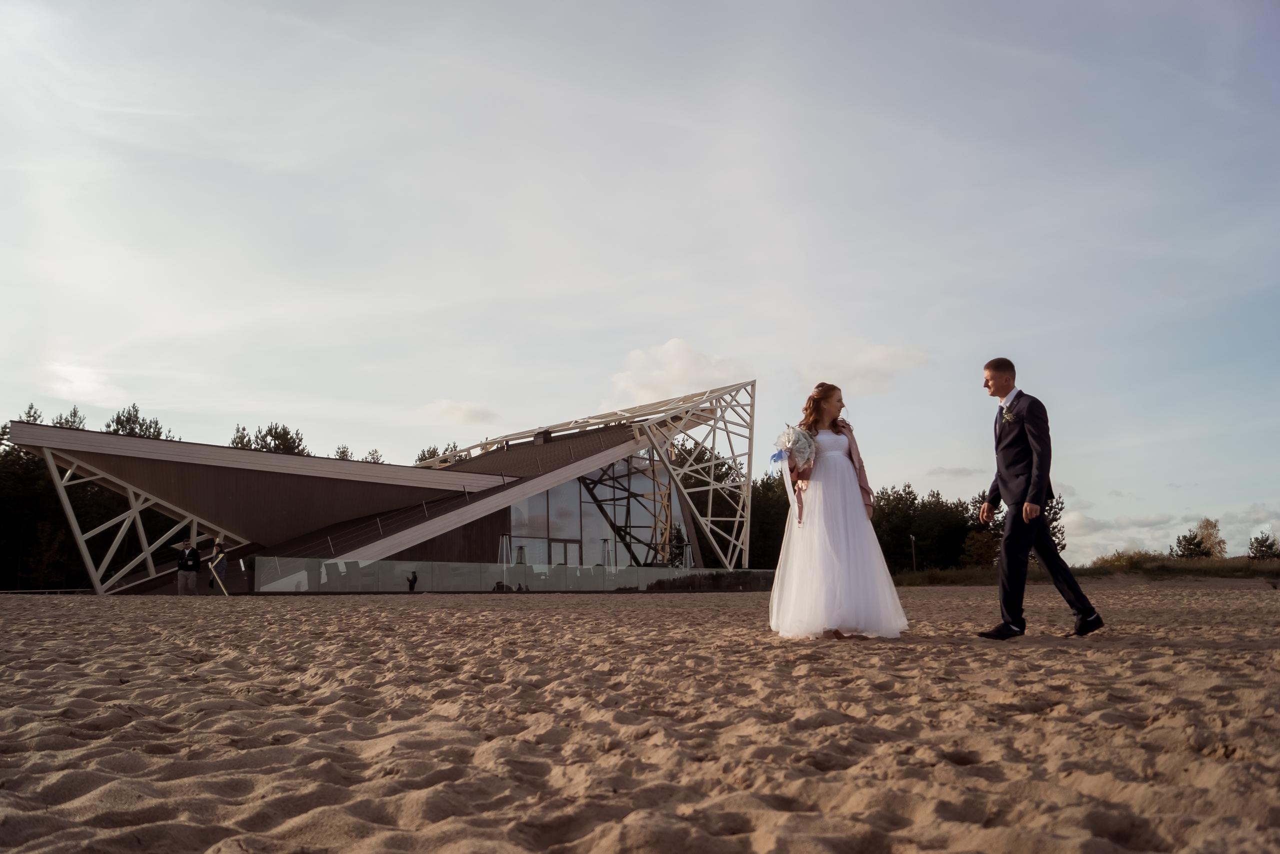 Роман и Елизавета / Приозерск. Финский пляж. Фотограф Барт Полина. Снимаю в Санкт-Петербурге, Москве, Приозерске