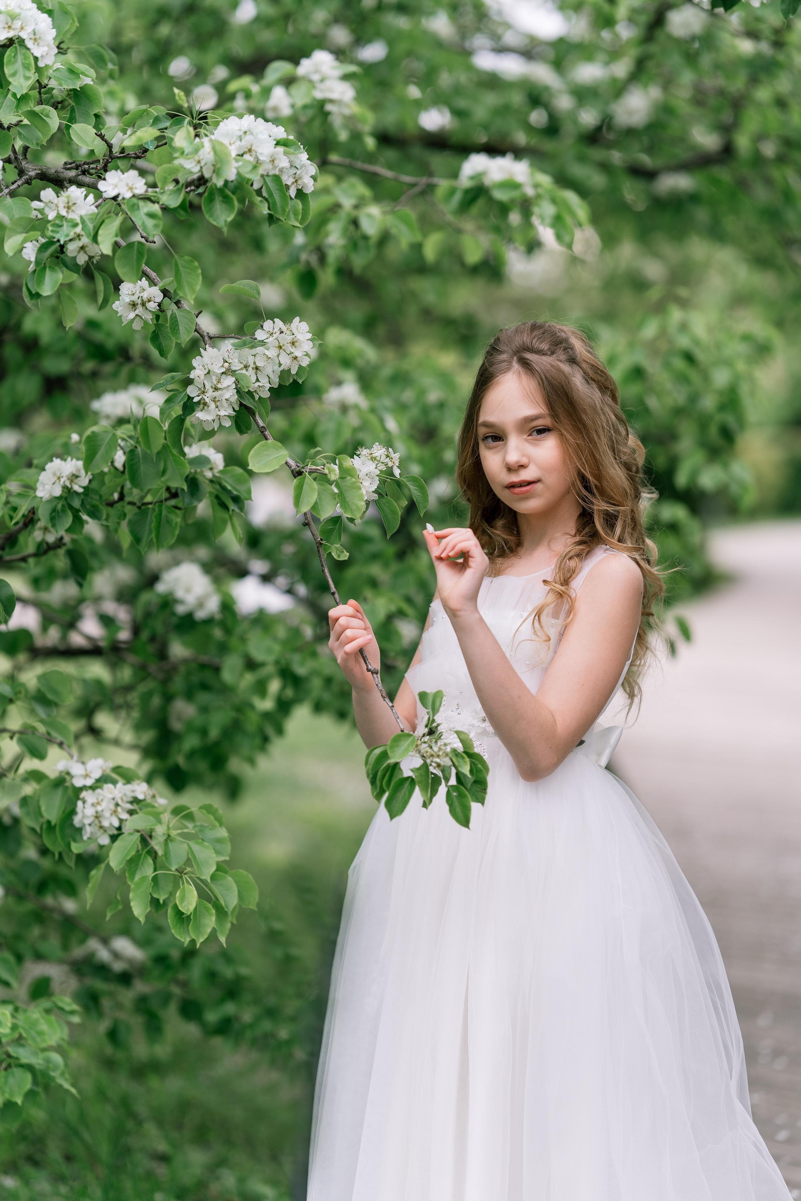 Настя. Белые яблони. Семейный и контент фотограф в Москве Алёна Сливка