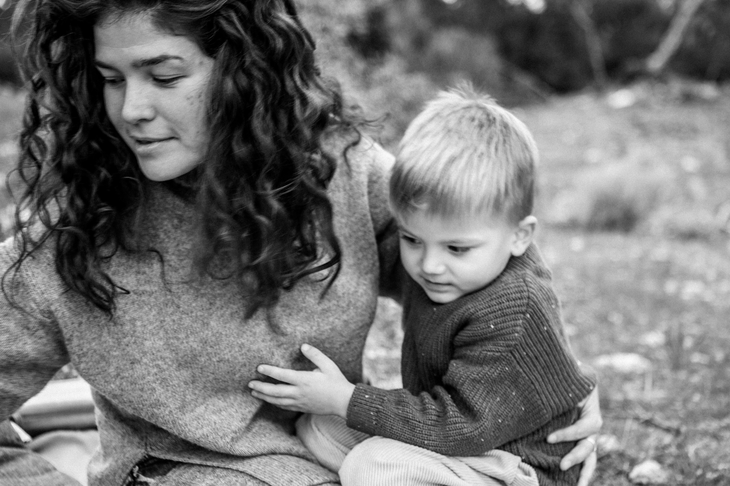 Nastya & Mr. Racoon. Portrait, family and pet photographer in Cyprus, Ksenia Bourdelle