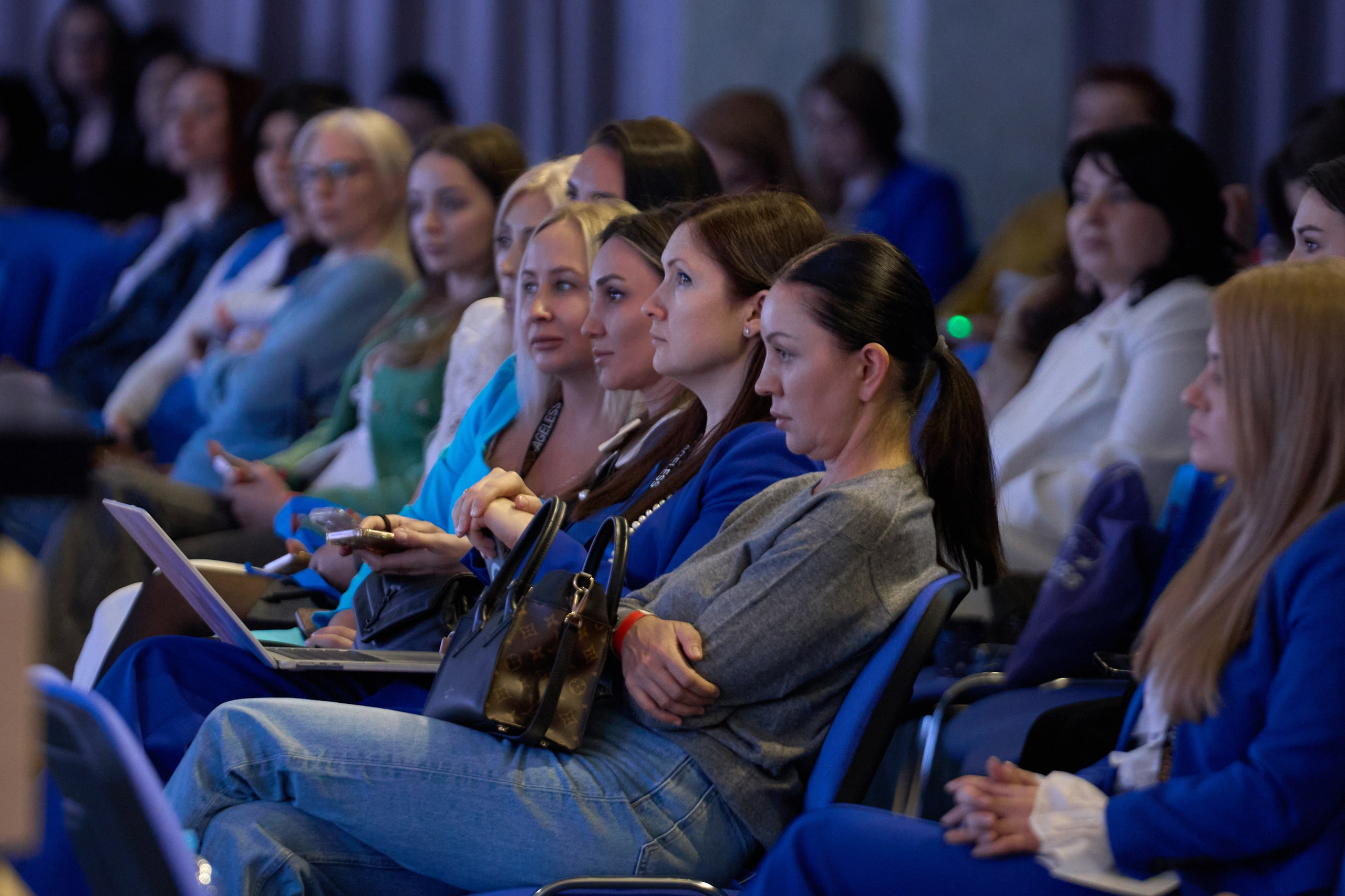 СЛУШАТЕЛИ. PRO-AGELESS