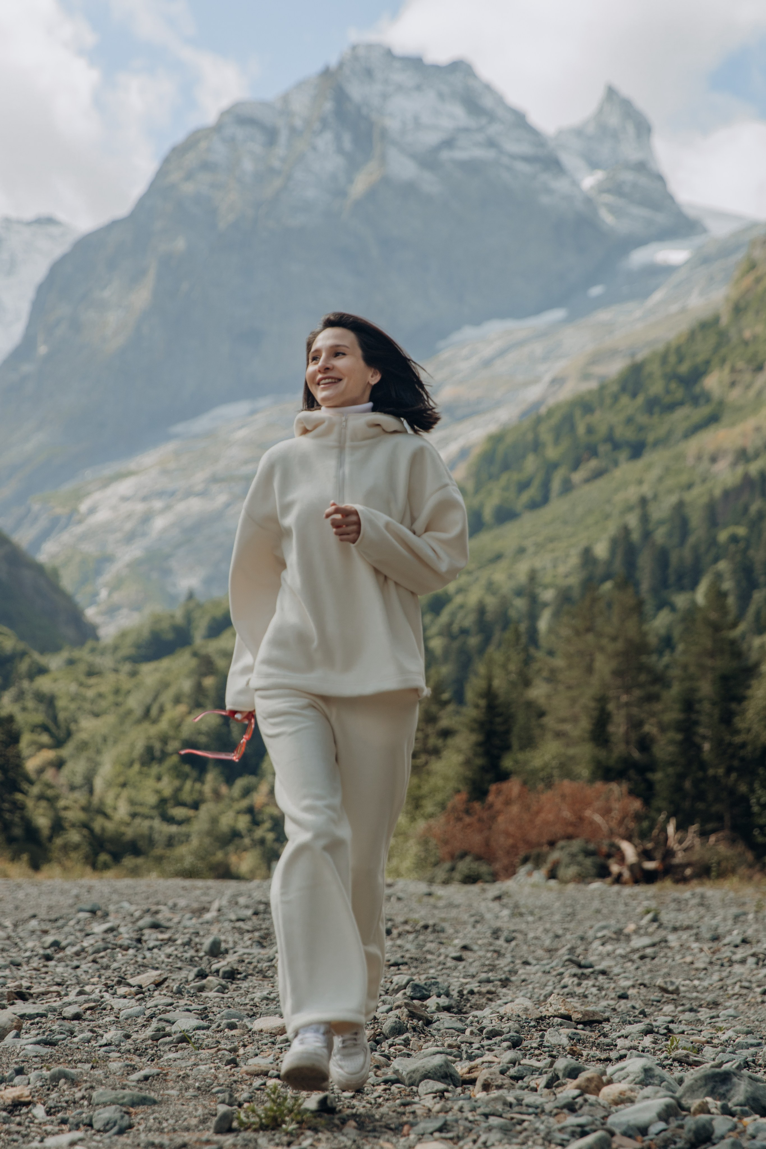 Юля с семьей, Домбай. Портфолио