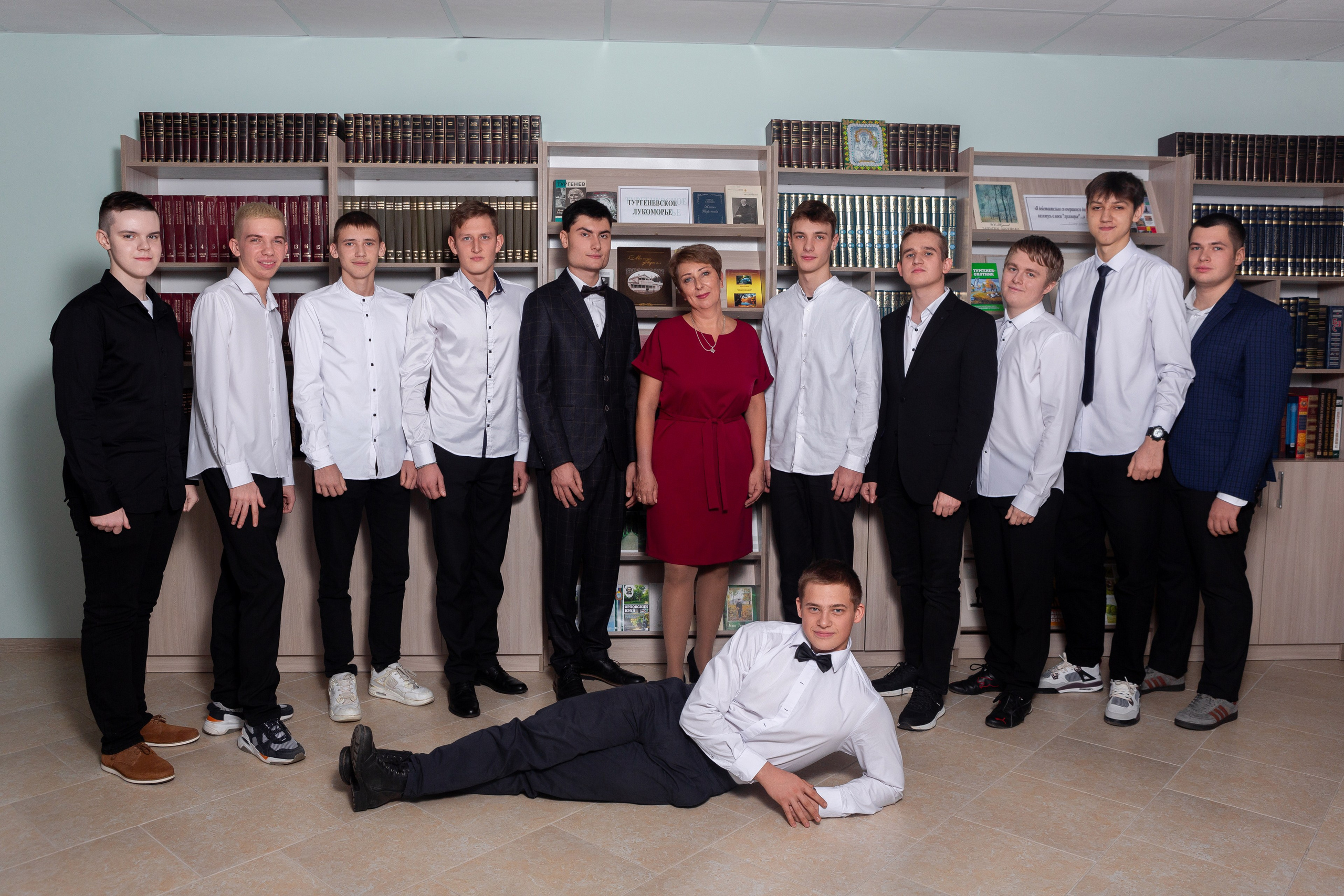 Съемка в библиотеке для 11 класса #2. Профессиональный фотограф в Мценске и Орловской области