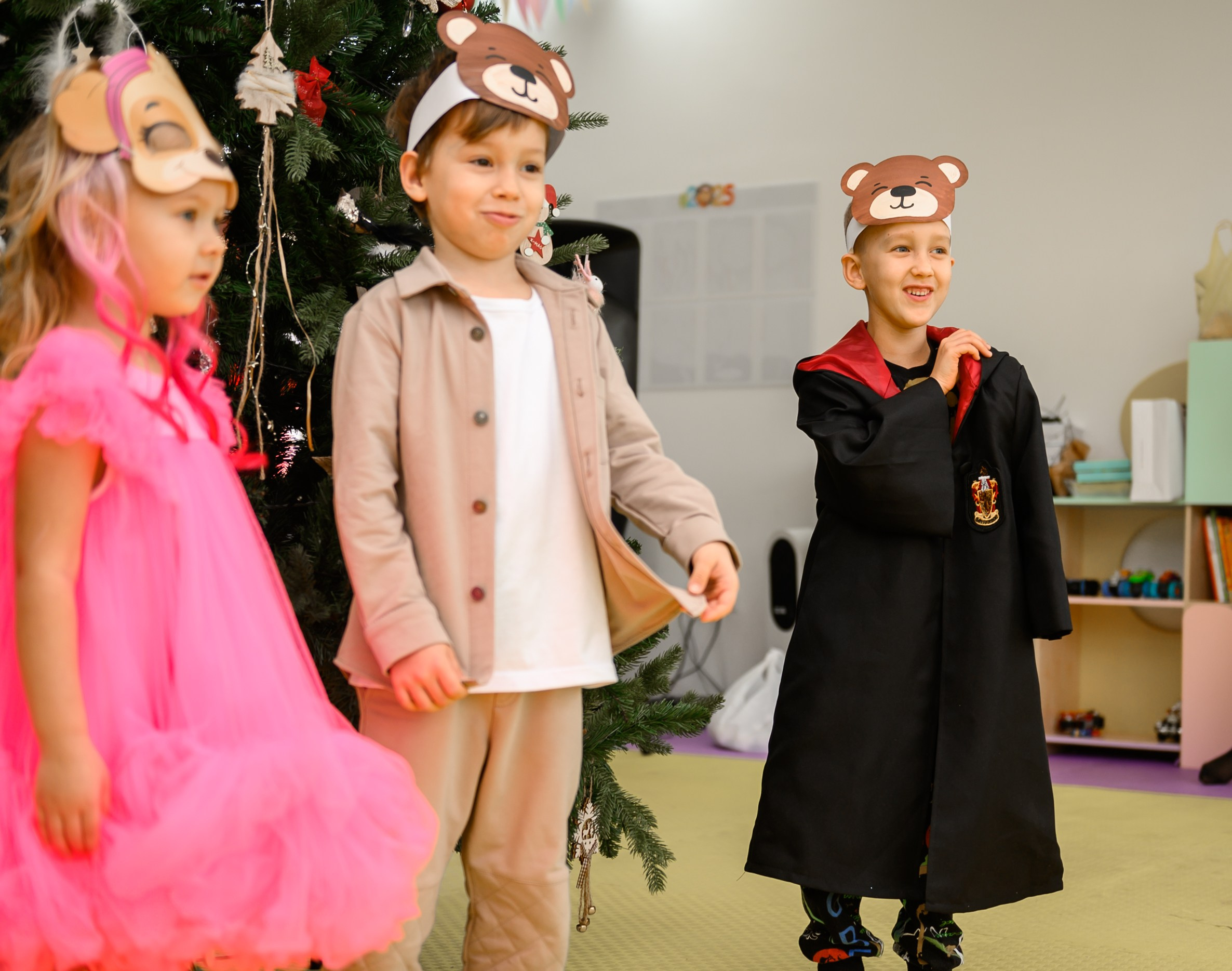 Елка 2025 в детском саду Мишка клуб. Свадебный и семейный фотограф София Невская