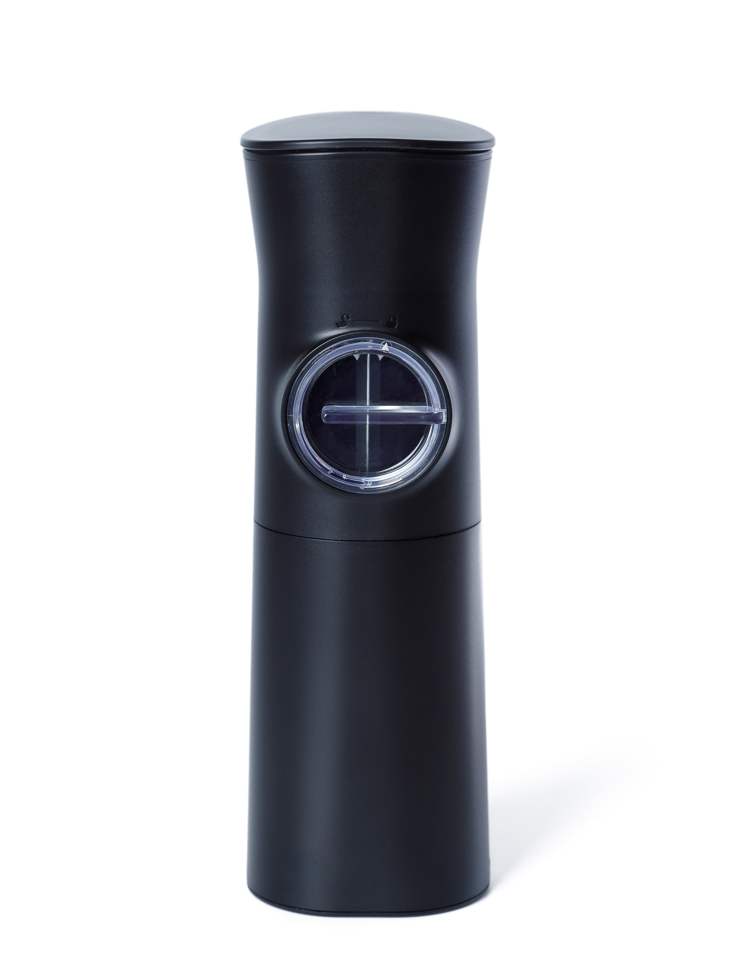 Каталожный кадр перечницы на белом фоне